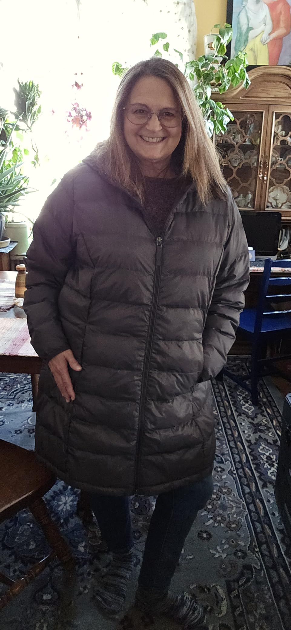 Amazon Essentials womens Lightweight Water-Resistant Packable Hooded Puffer Coat (Available in Plus Size) customer photo 2