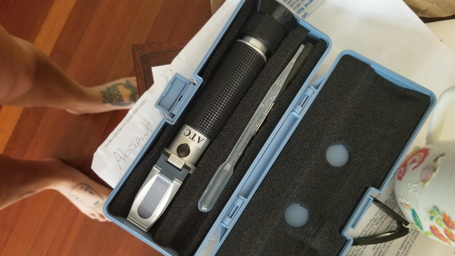 AUTOUTLET Refractometer Saltwater Aquarium for Seawater,Pool,Tank,Testing,Marine Fishkeeping, 0-100PPT & 1.000-1.070 Salinity Tester with ATC Function Hydrometer Specific Gravity Salinity Meter Kit customer photo 1