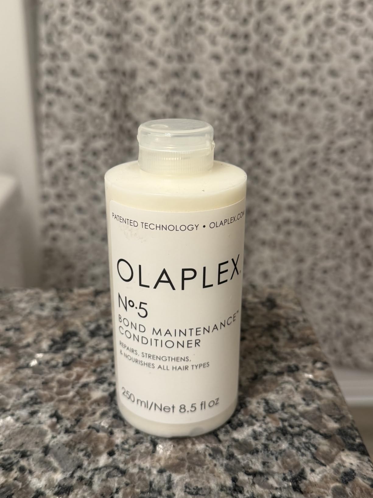 OLAPLEX N°.5 Bond Maintenance™ Strengthening Conditioner | Repair customer photo 1