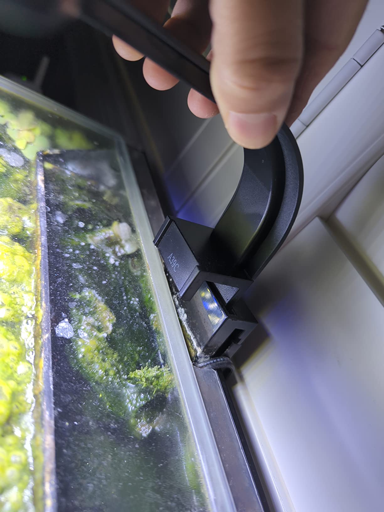 Aqueon Clip-On LED Fish Tank Light for Planted Aquariums, Up to 20 Gal customer photo 2