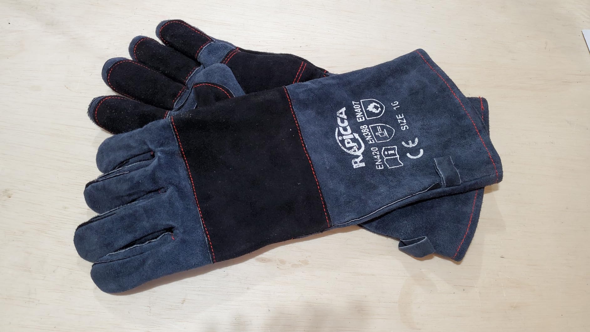 RAPICCA MIG Welding Gloves for Men, 662°F Fireproof Leather, 16 in Black customer photo 2