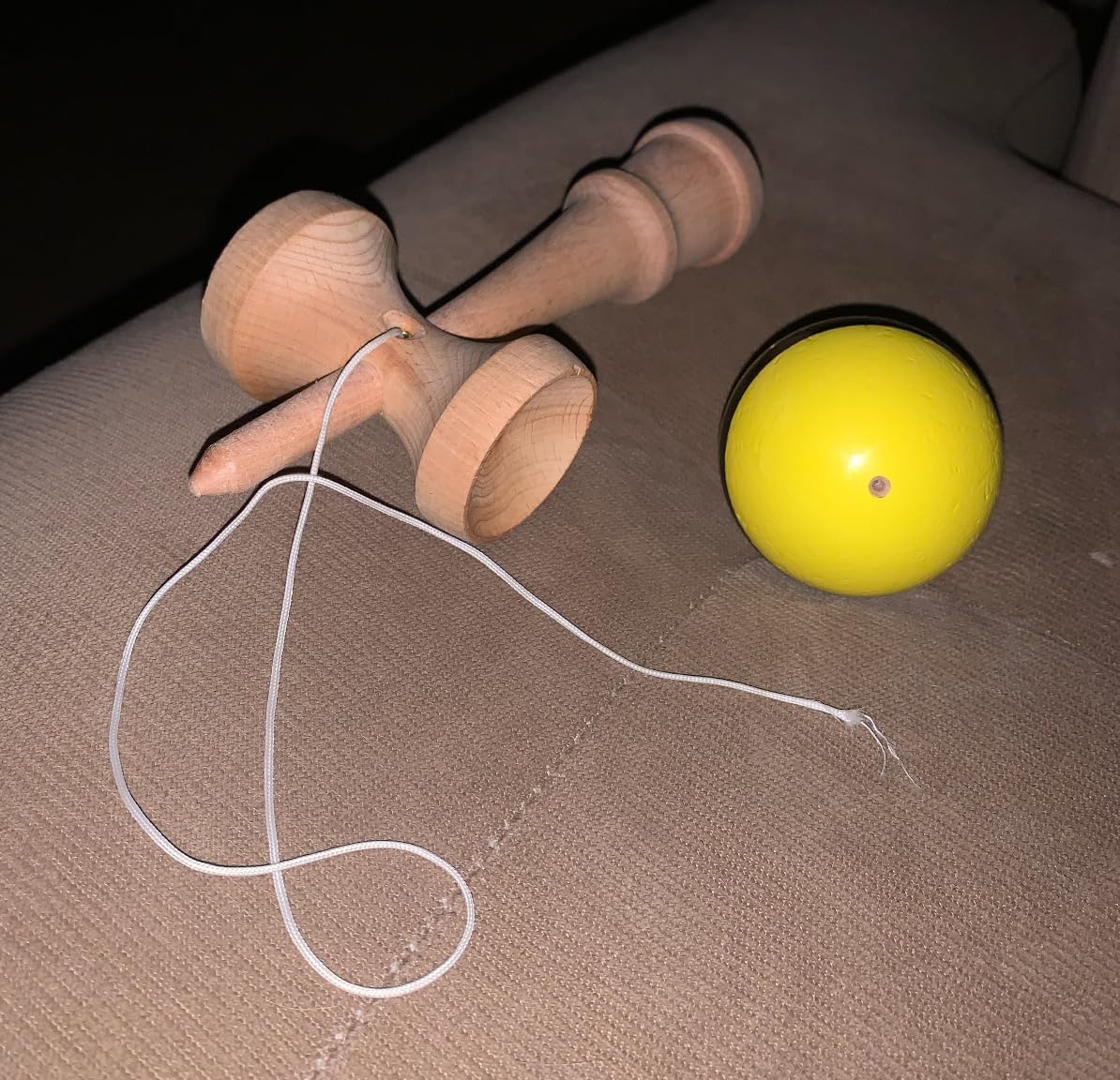 Kendama Kraze Beech Wooden Toy - Extra String (red) customer photo 2