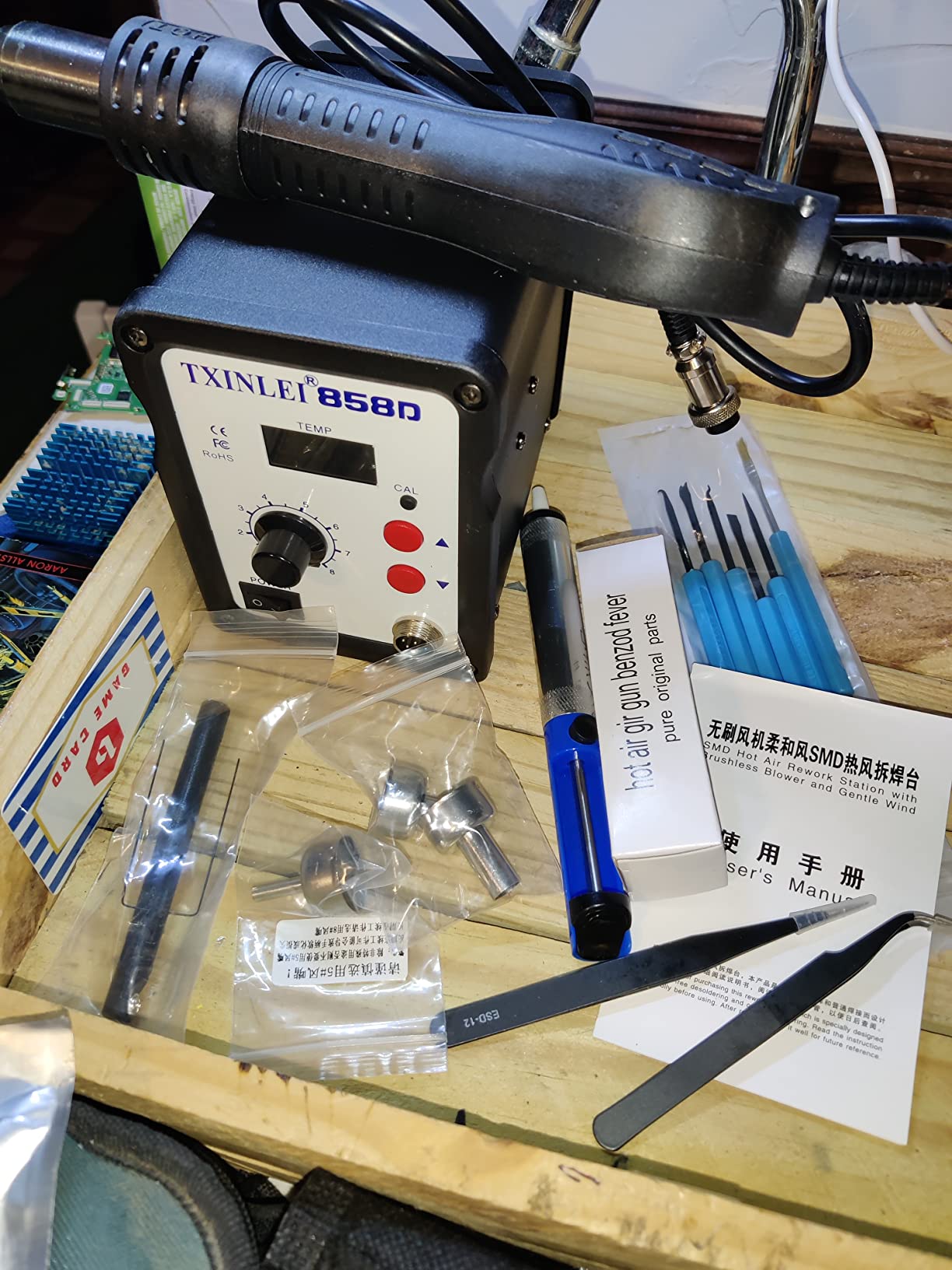 858D 110V Solder Station, Digital Display SMD Hot Air Rework Station Solder Iron Kit Heat Gun, Tweezers, Desoldering Pump customer photo 1