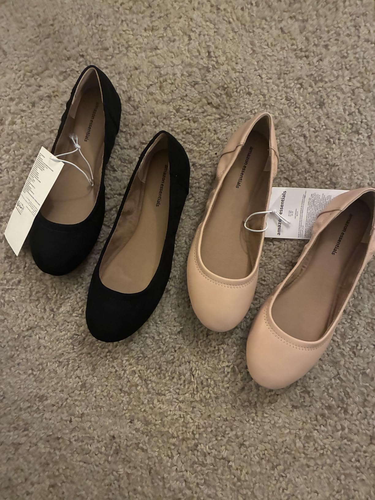 Amazon Essentials Women's Comfortable Round Toe Ballet Flats, Cushioned Memory Foam customer photo 1