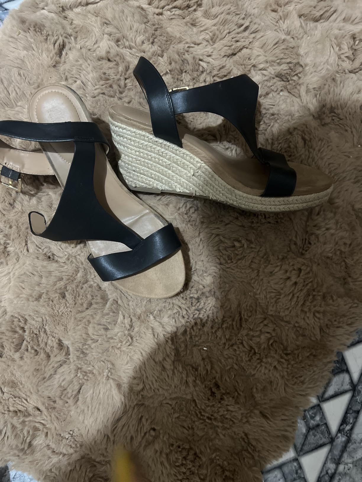 Kenneth Cole REACTION Women's Card T-strap Wedge customer photo 1