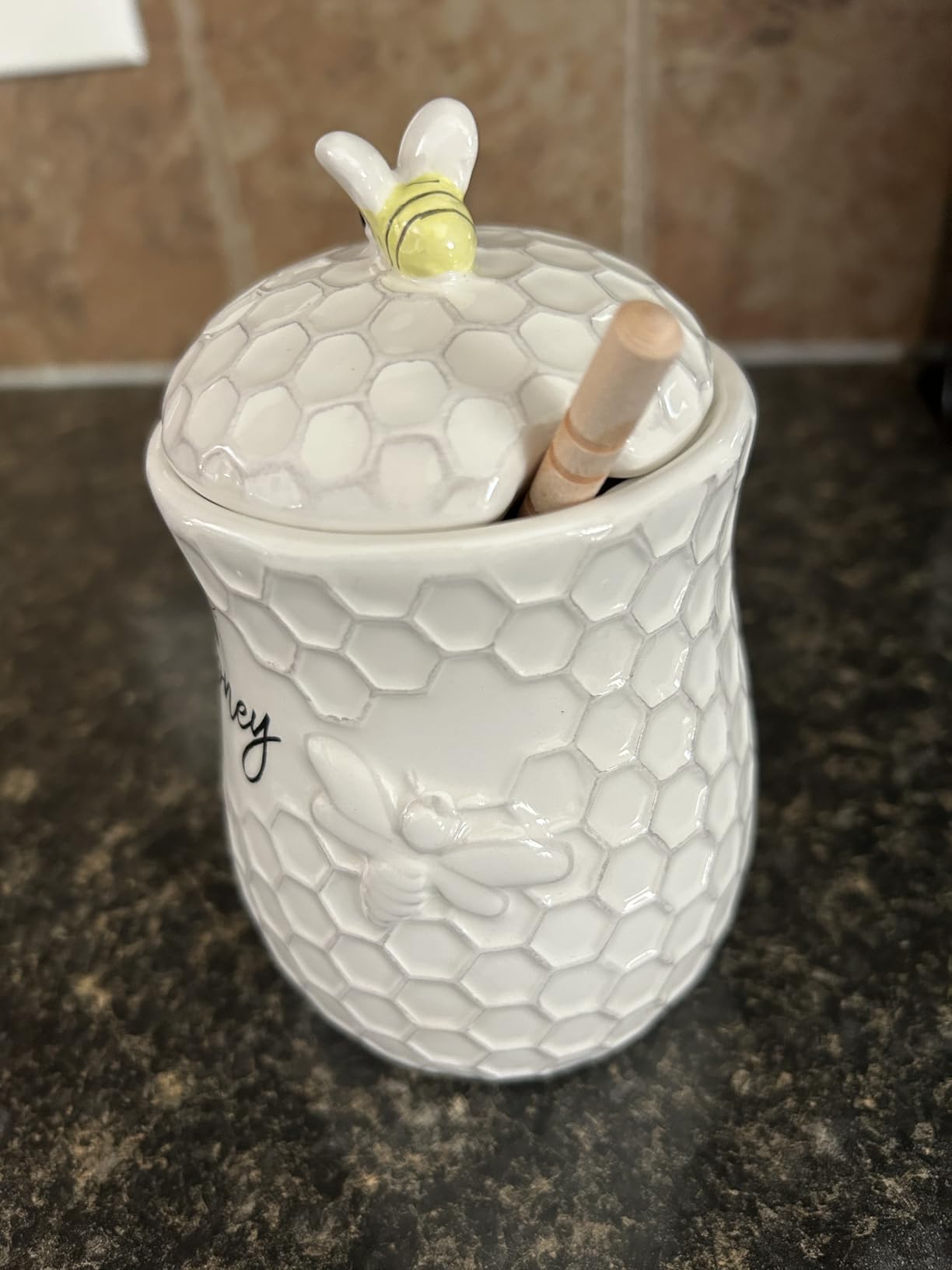 Young's Inc. Ceramic Honey Jar with Lid and Wooden Honey Dipper - Farmhouse Kitchen Decor - Tea Accessories customer photo 2