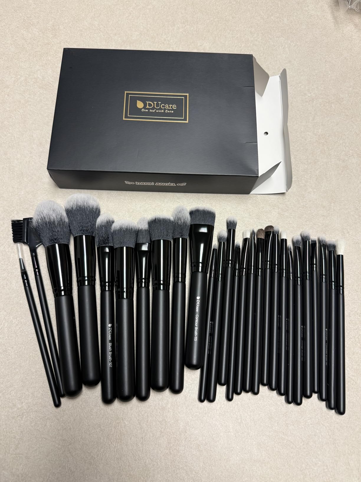 DUcare Professional Makeup Brushes Set 27Pcs Makeup Brush Set Premium Synthetic Kabuki Foundation Blending Face Powder Blush Concealers Eye Shadows Brushes customer photo 2