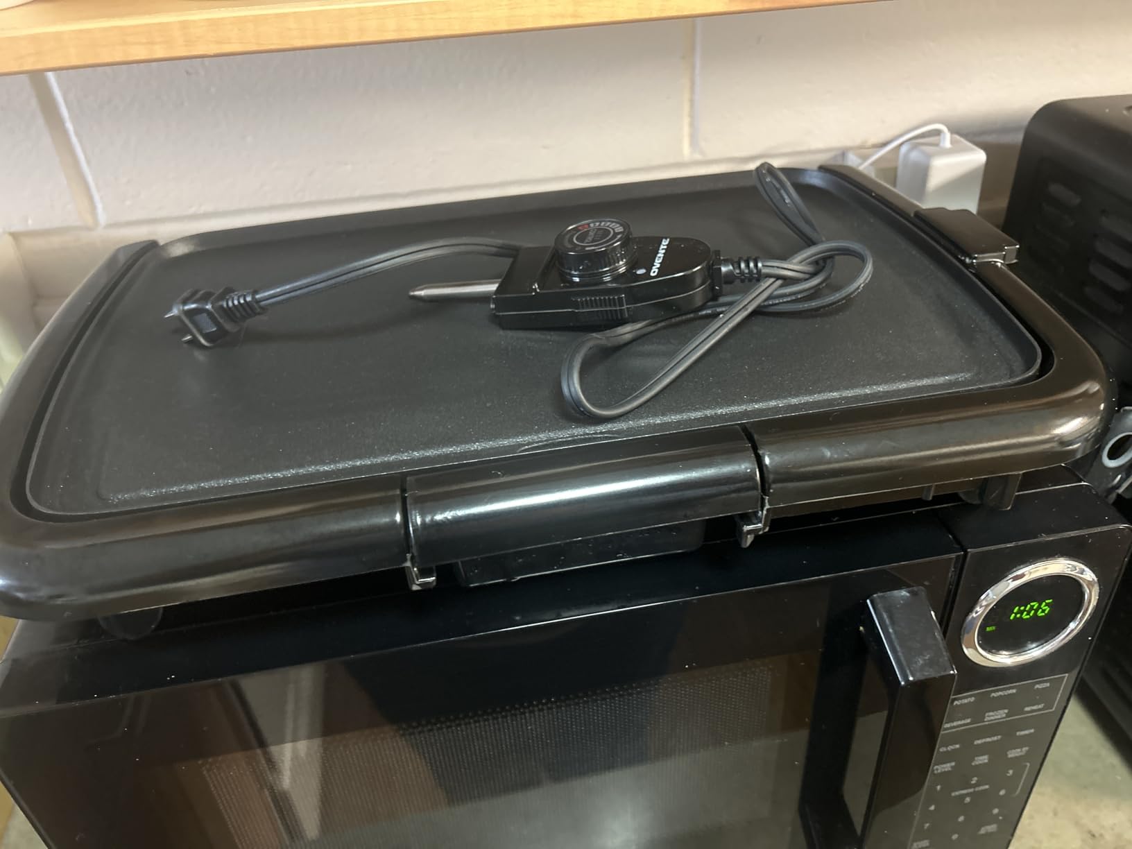 OVENTE Electric Griddle with 16 x 10 Inch Non-Stick Plate, Black GD1610B customer photo 1