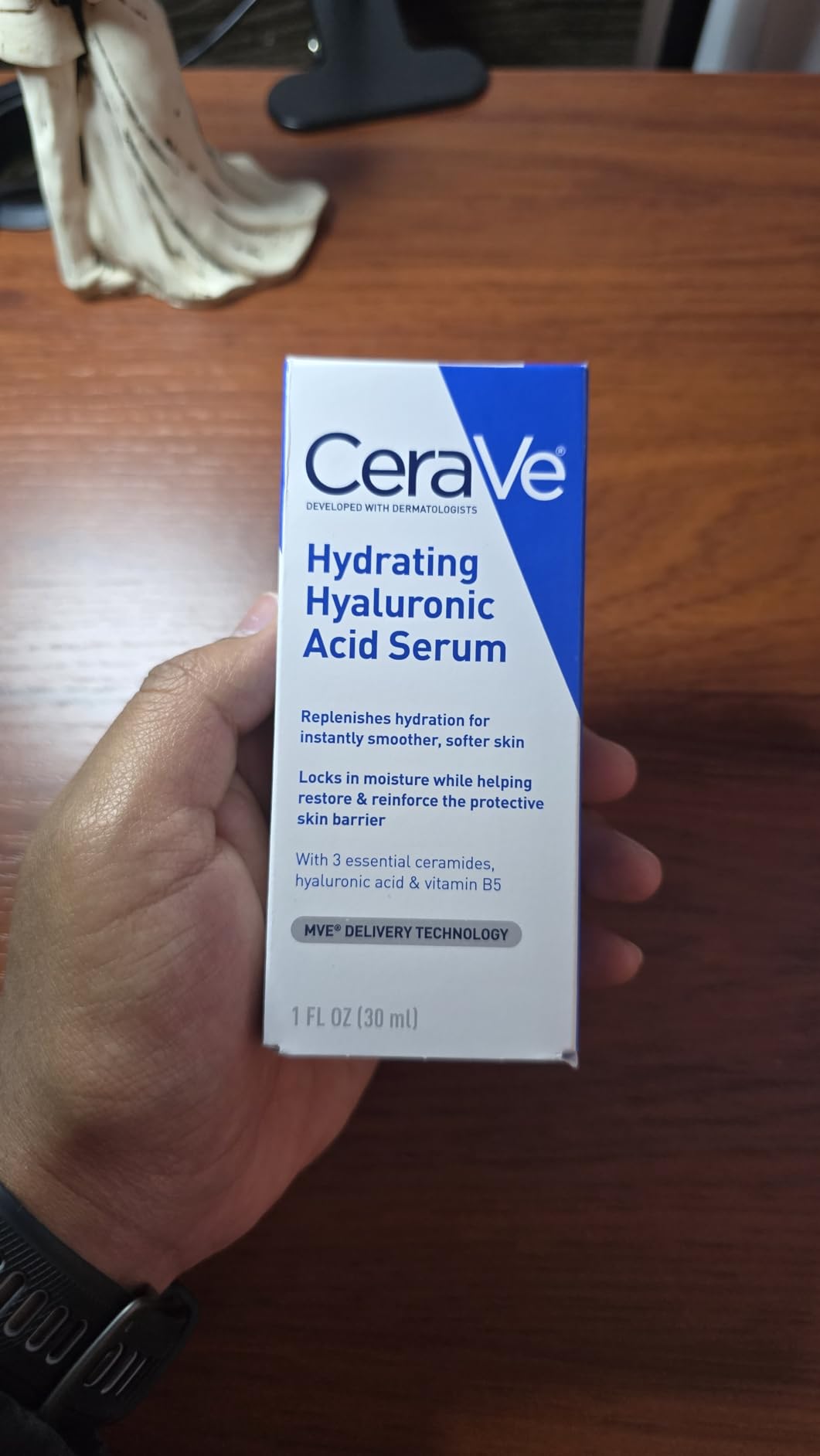 CeraVe Hyaluronic Acid Serum for Face, Hydrating Serum for Dry Skin, 1oz customer photo 1