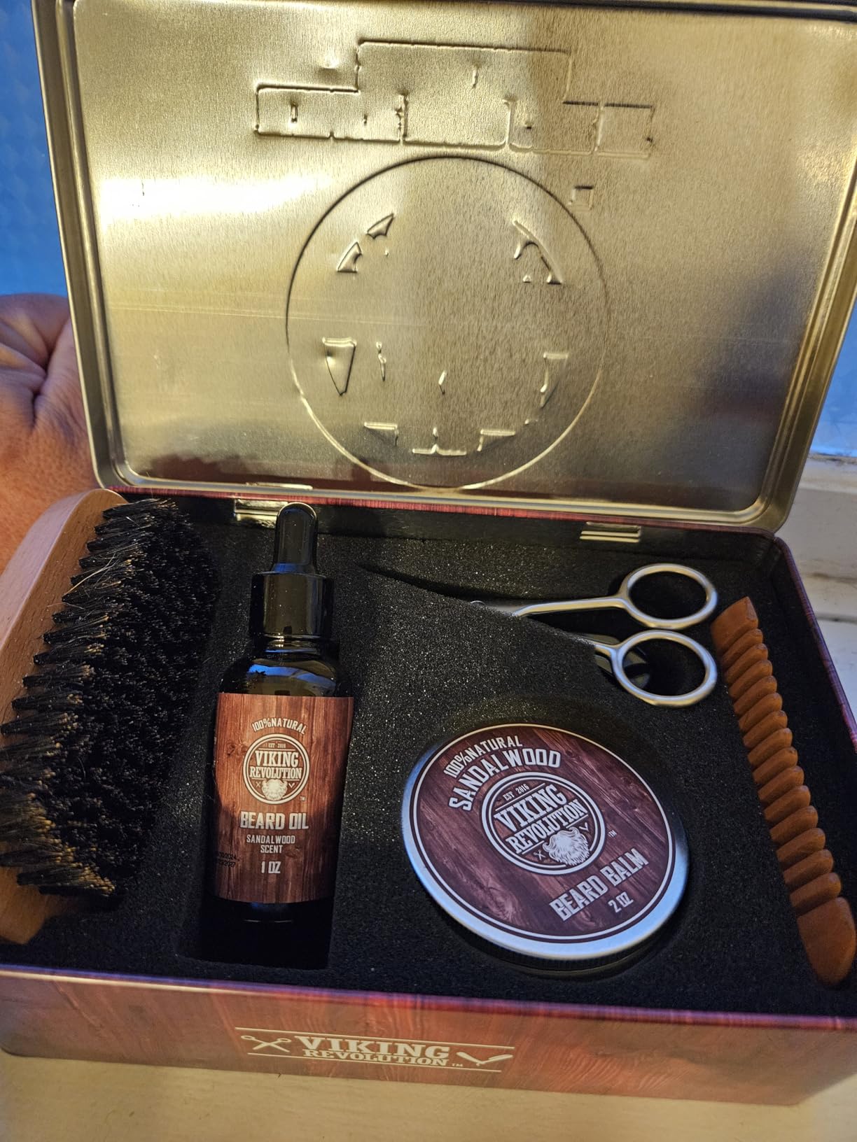 Viking Revolution Ultimate Beard Kit - Sandalwood, 5 Pcs with Metal Box customer photo 1