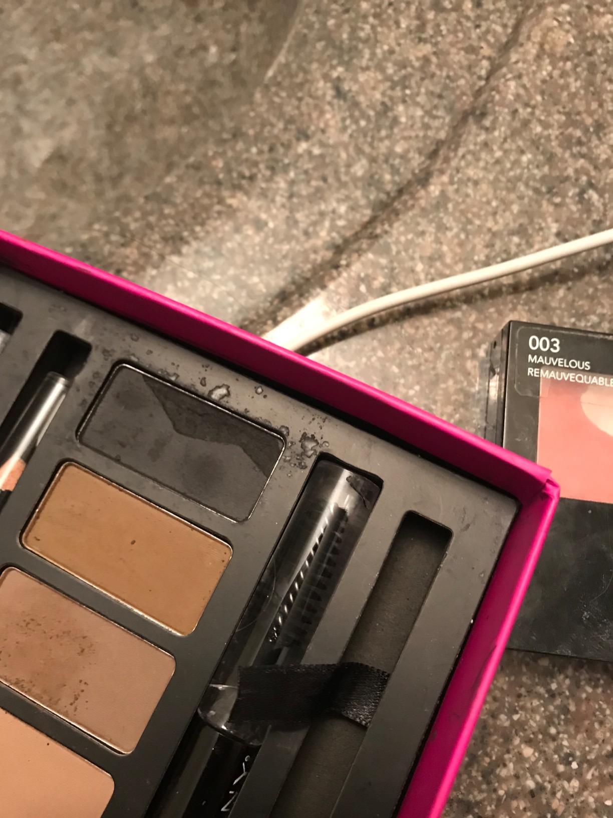SHANY Brow Chicka Brow Eyebrow Set - 17 Piece Eyebrow Makeup Kit with Brow Powder, Brow Gel, Dual Ended Pencils, Stencils, Scissors, and Tweezers - All Hair Colors customer photo 1