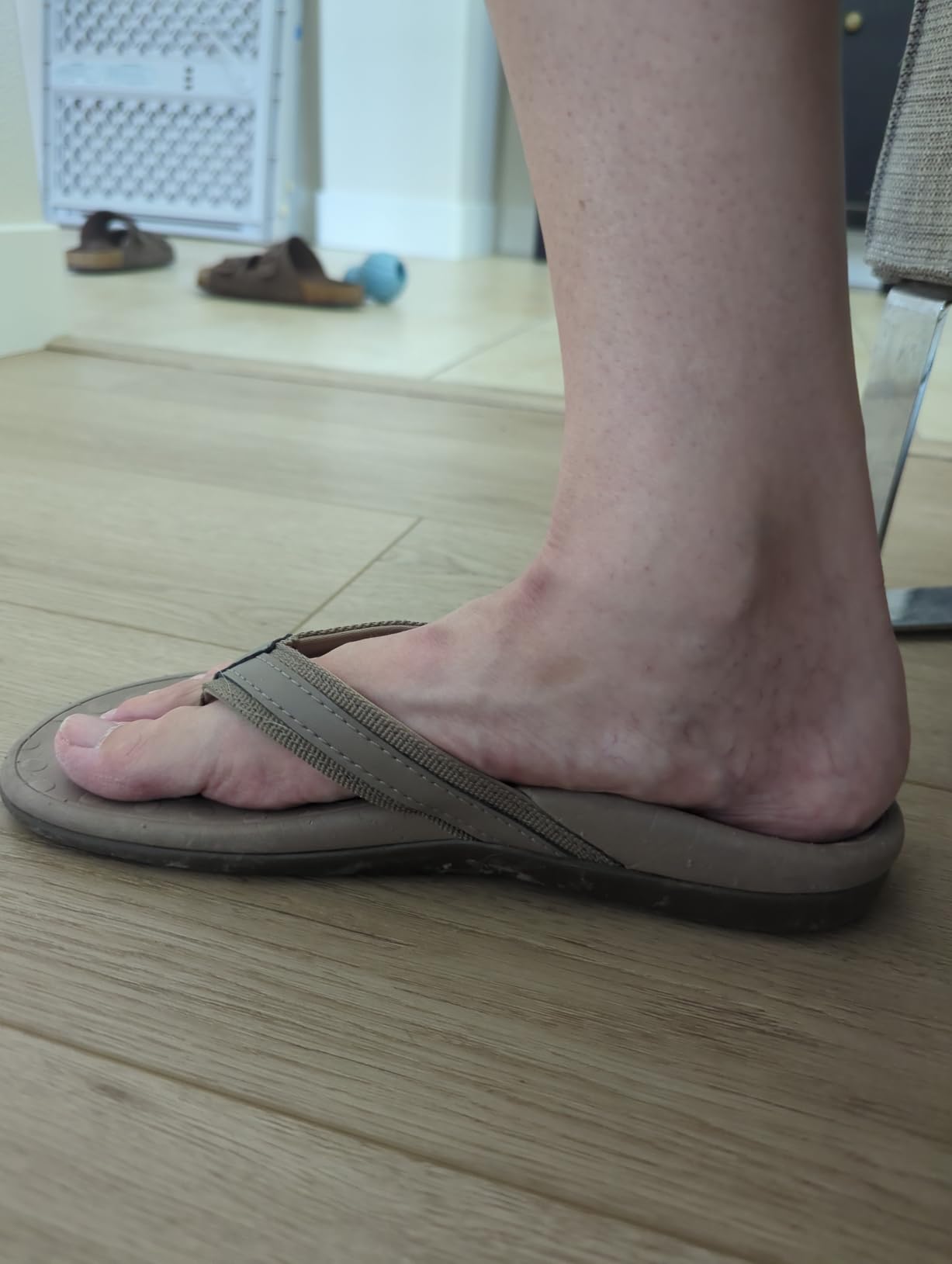 LLSOARSS Plantar Fasciitis Feet Sandal with Arch Support - Best Orthotic flip Flops for Flat Feet,Heel Pain- for Women customer photo 2
