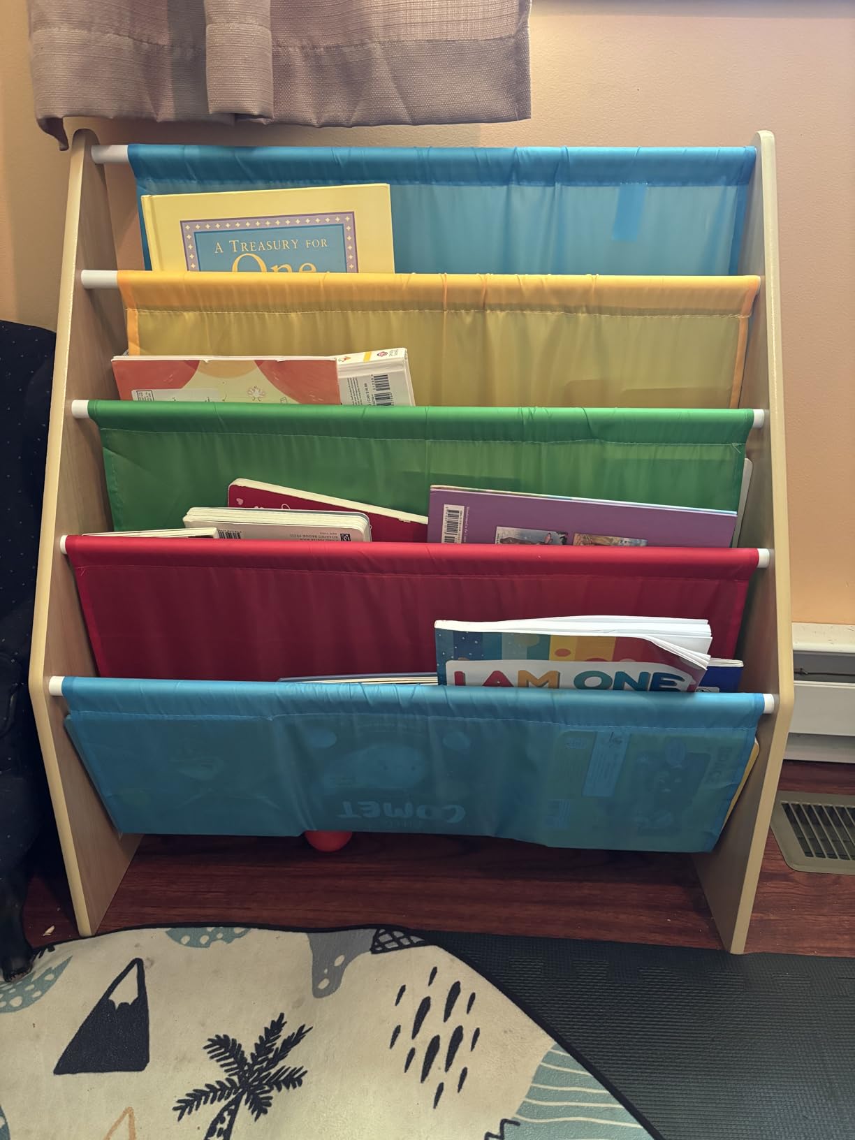 Delta Children Sling Book Rack Bookshelf for Kids - Easy-to-Reach Storage for Books, Magazines or Coloring Books - Ideal for Playrooms & Homeschooling, Grey/Blue customer photo 2
