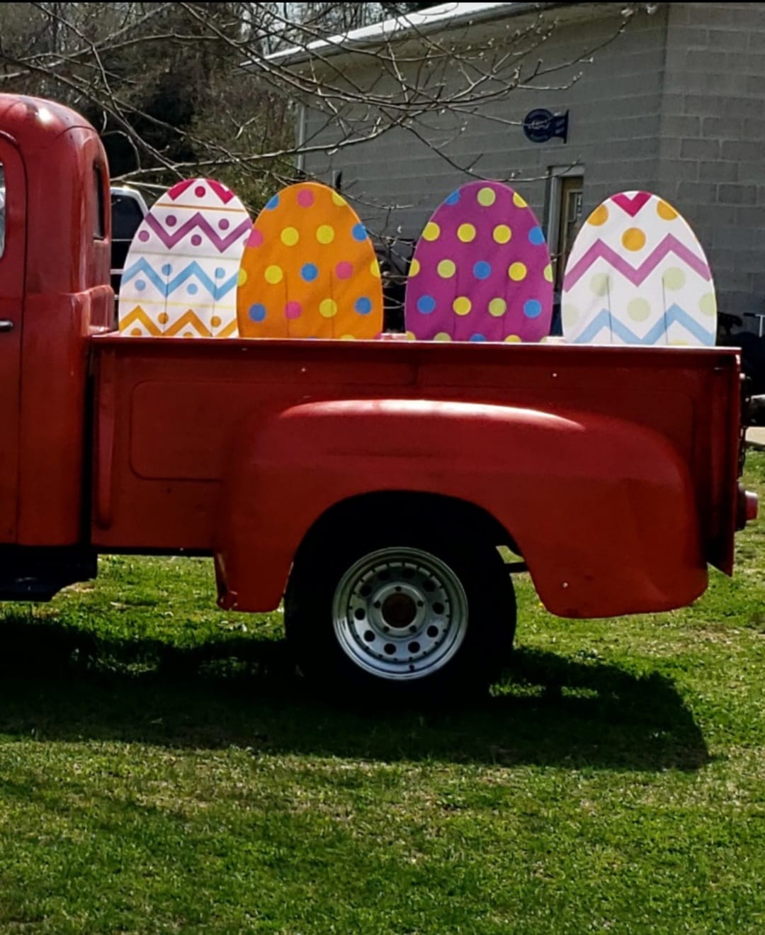 Fun Express Jumbo Easter Eggs Yard Signs 4-Pack - Large 18x24.5 Outdoor Easter Decorations with Stakes | Weather-Resistant Egg Hunt Signs for Front Yard, Lawn & Garden Party Decor customer photo 2