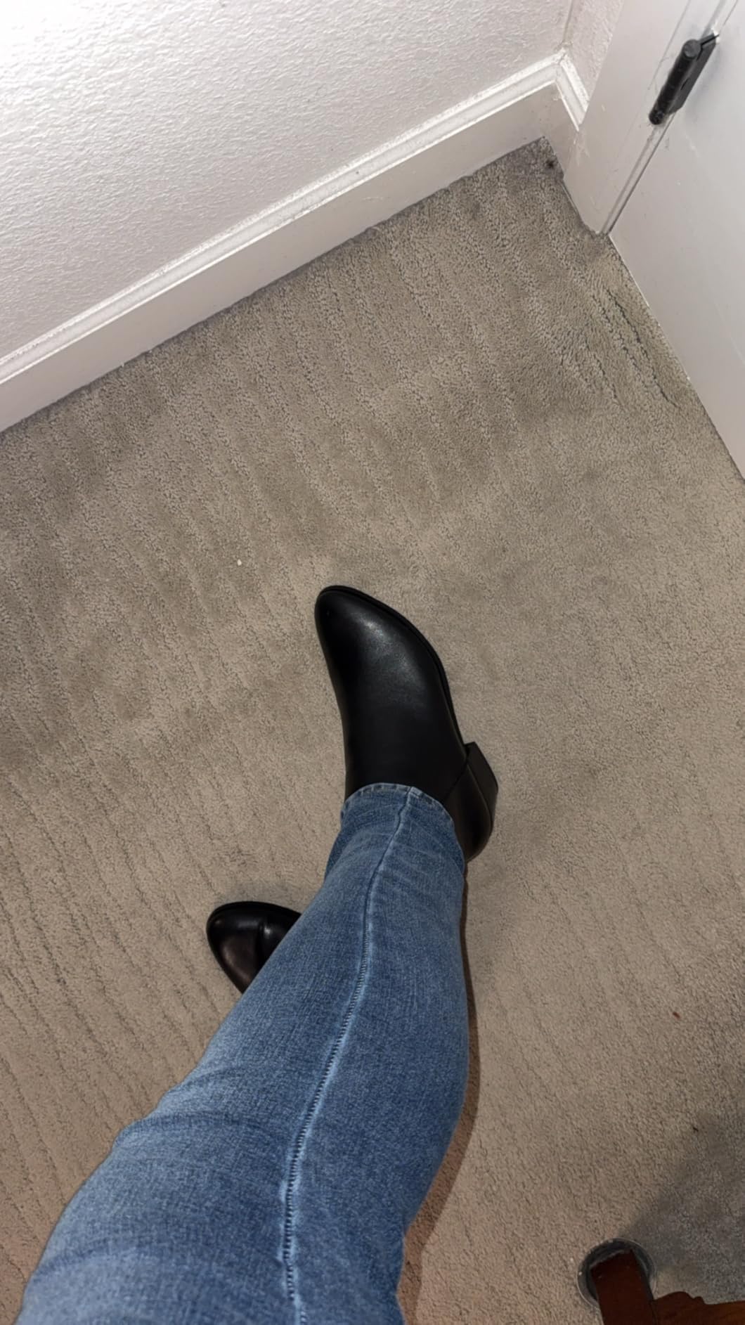 Amazon Essentials Women's Low Heel Ankle Boots with Side Zipper, Stacked Block Heel customer photo 1