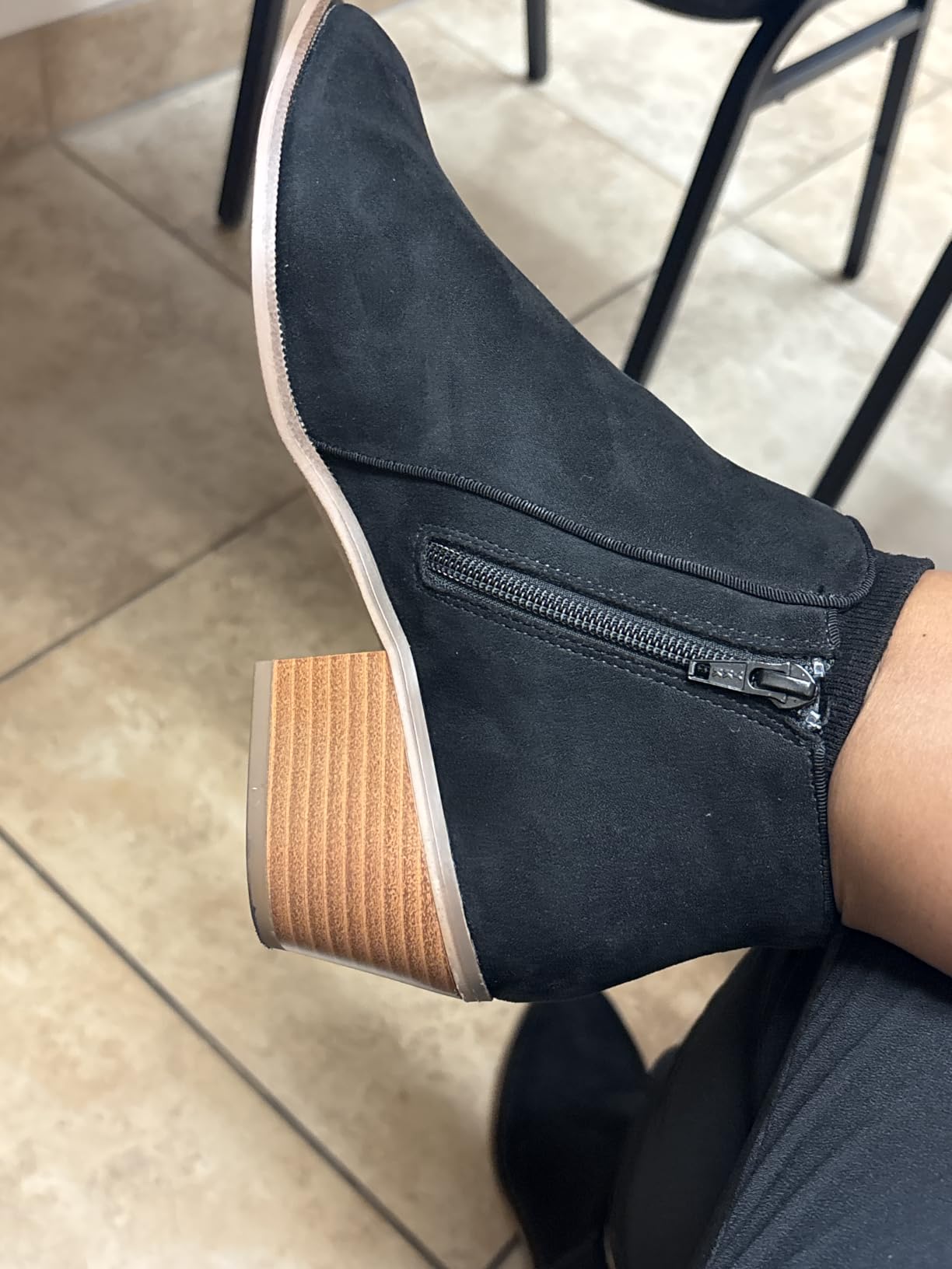 Amazon Essentials Women's Low Heel Ankle Boots with Side Zipper, Stacked Block Heel customer photo 2