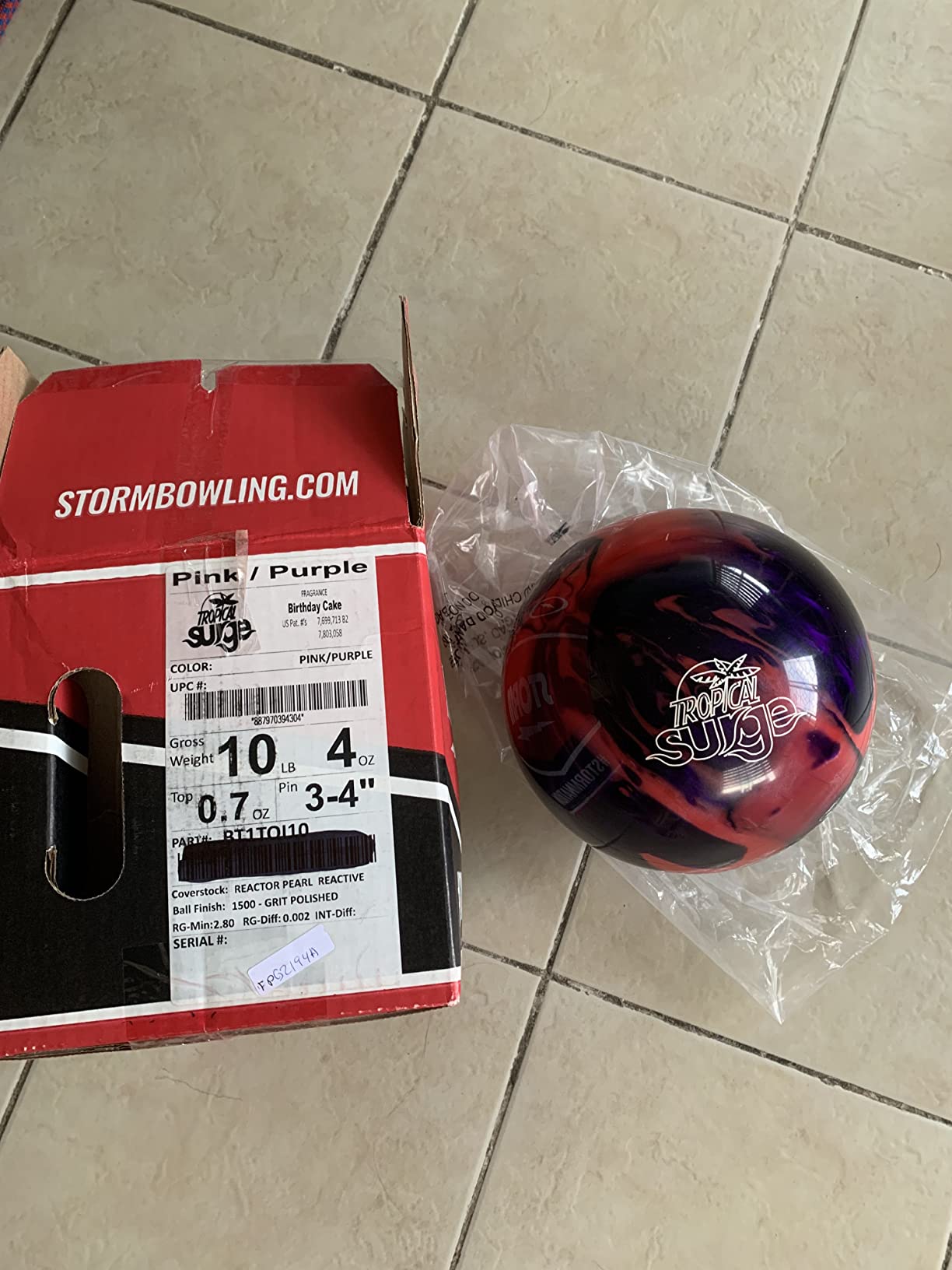 Storm Tropical Surge Bi-colored Recreational Bowling Ball 21.8 cm L x 22.4 cm W x 24.1 cm H 1 Ball 1 Set 1 Piece customer photo 2