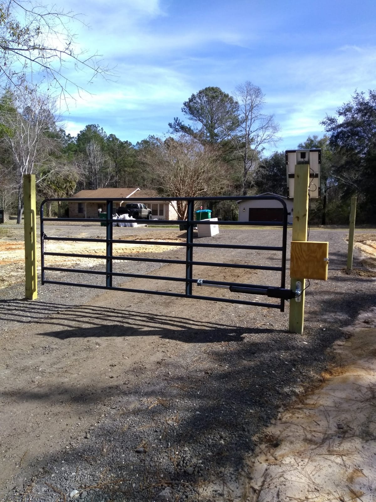 TOPENS A8S Solar Single Swing Gate Opener Heavy Duty customer photo 1