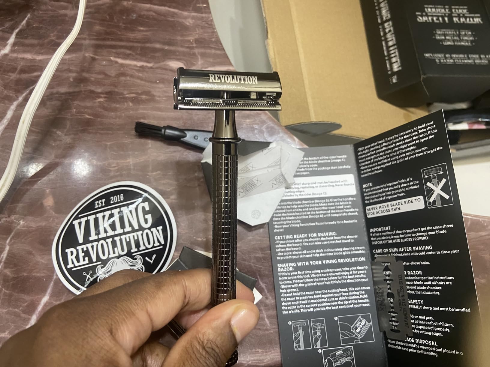 Shaving Revolution Long Handle Double Edge Safety Razor - 12 Piece Set customer photo 1