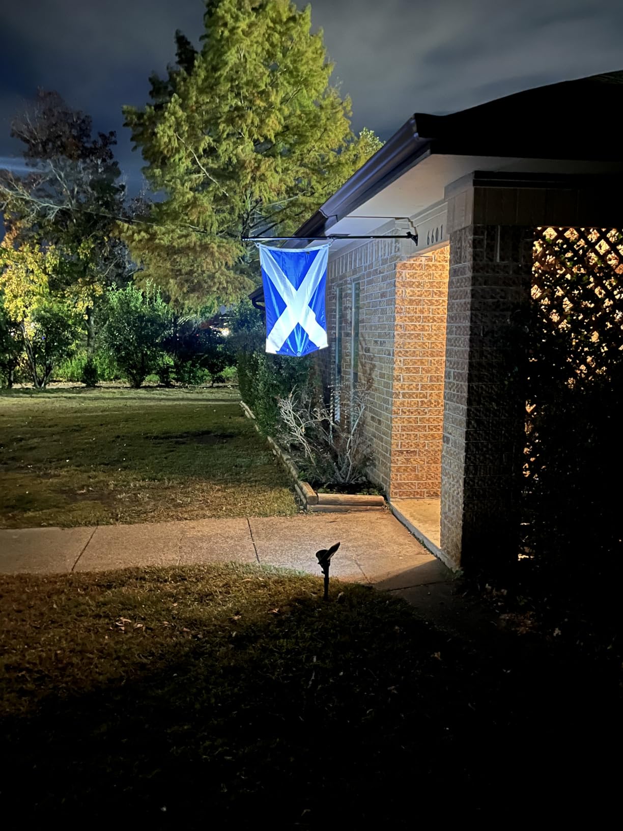 Solar Spot Lights Outdoor, Upgraded 18 LED Flag Pole Lights Solar Powered, Waterproof Landscape Spotlight for Outside Sign, Statue, Palm Tree, Yard, Garden, House Uplighting, Cool White customer photo 1