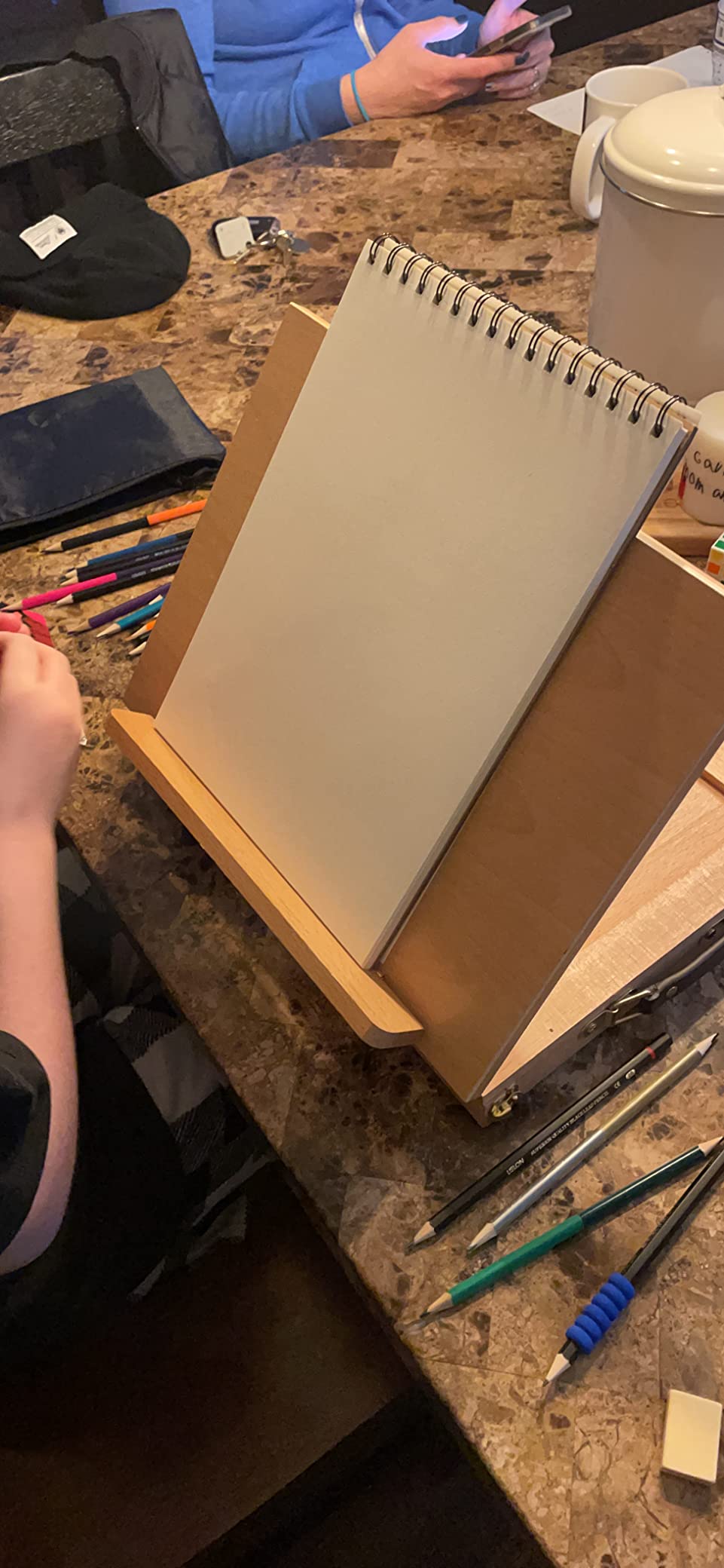 MEEDEN Table Top Easel with Drawer: Tabletop Easel with Sketching Board customer photo 1