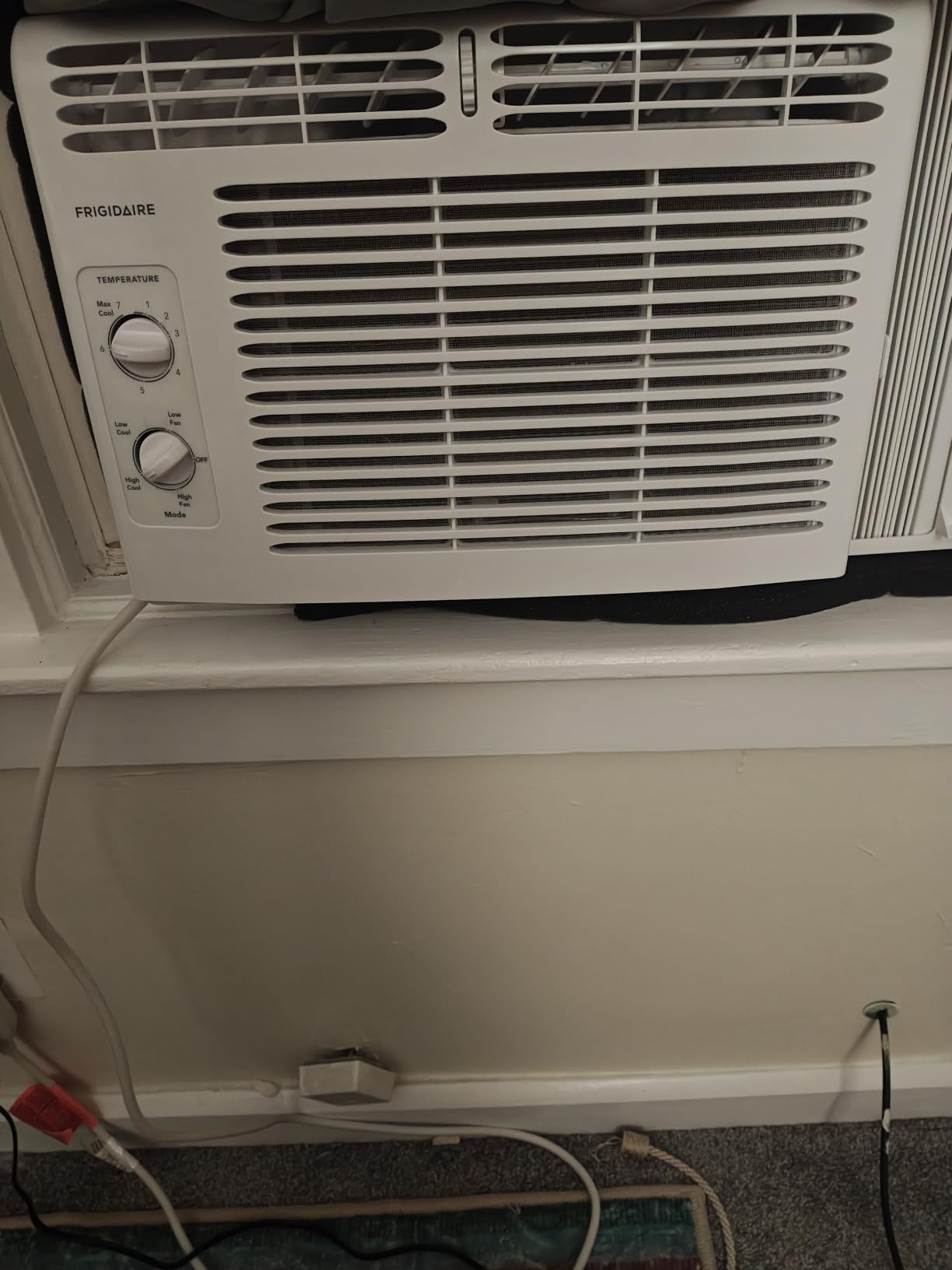 Frigidaire 5,000 BTU Window-Mounted Air Conditioner, Cools Up to 150 Sq. Ft., Quiet Operation, Effortless Temperature Control, 2 Fan Speeds, Auto Restart, White customer photo 1