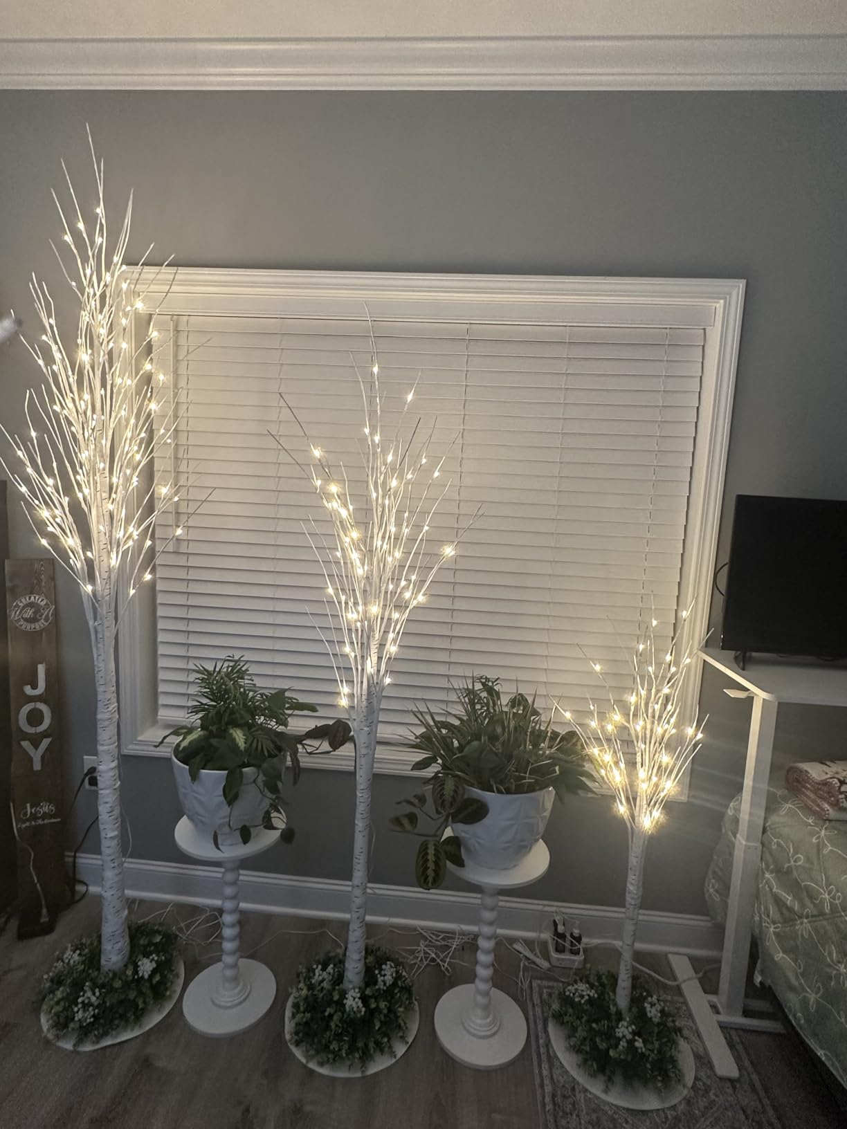 LIGHTSHARE LED Birch Tree Light Set - 4ft, 6ft, 8ft Trees with Warm White Lights - Indoor Outdoor Christmas Wedding Party Decorations (3-Pack) customer photo 1