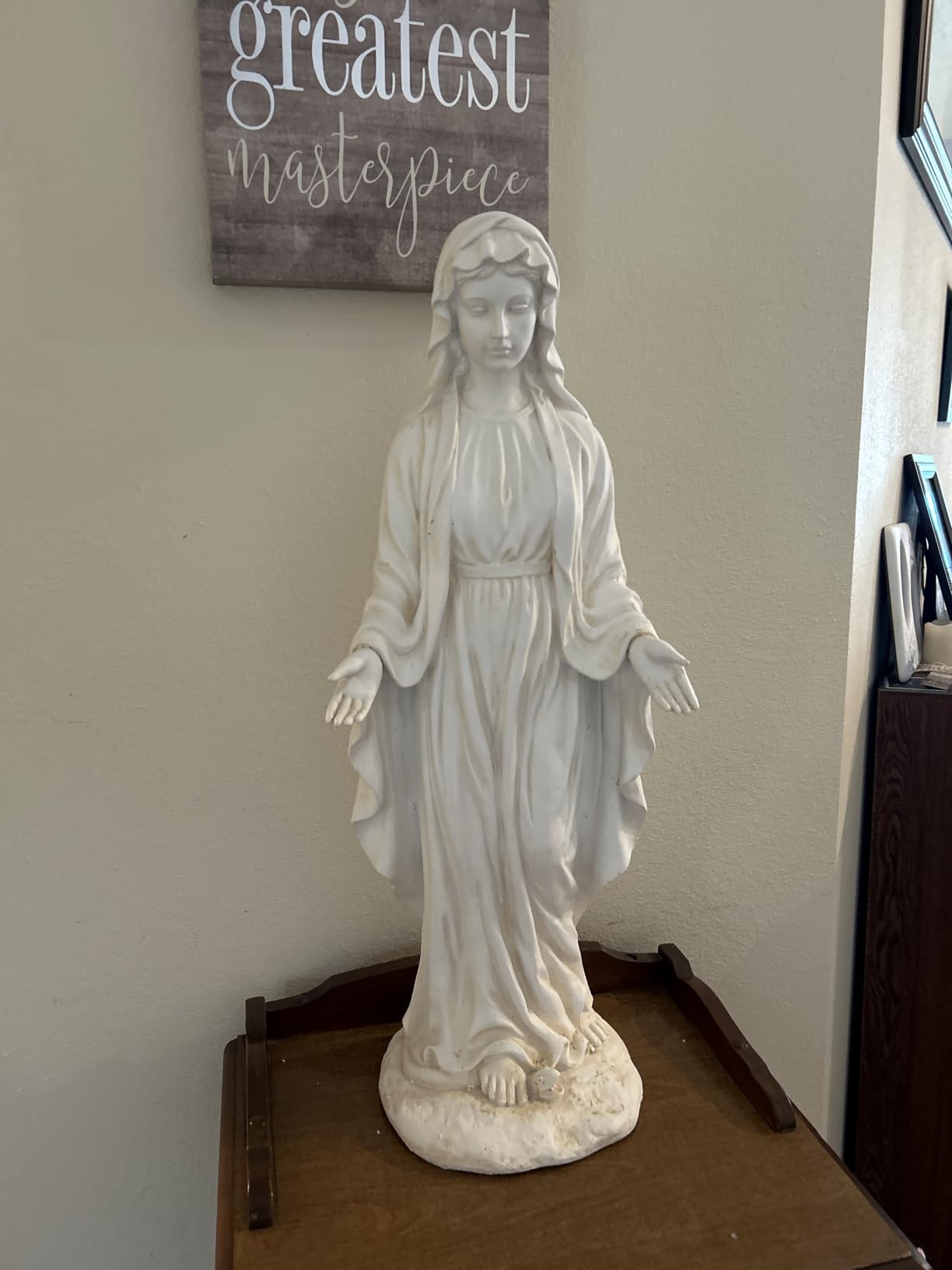 LuxenHome Virgin Mary Statue Outdoor, 29.5'' Large Outdoor Garden Statues | Religious Garden Statue, Blessed Mother Outdoor Statue, Virgen de Guadalupe Sculpture Decoration for Home, Yard, and Patio customer photo 1