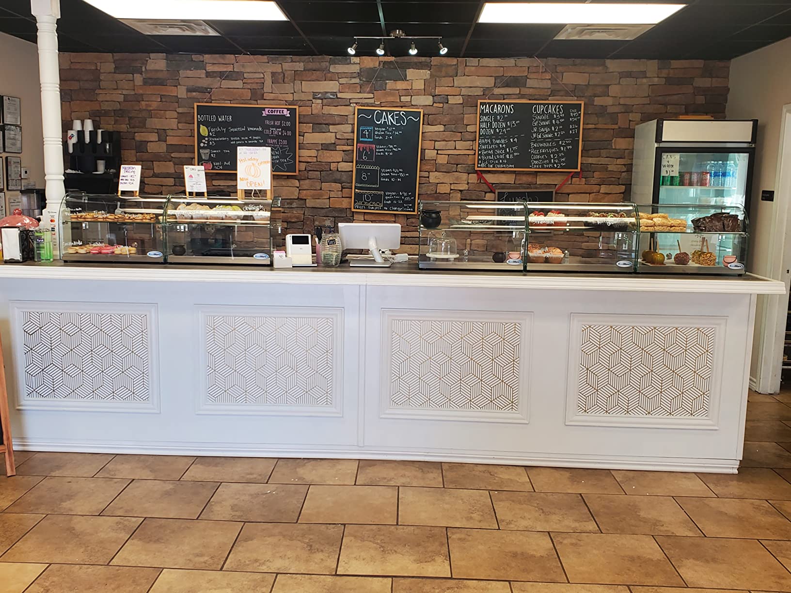 KoolMore DC-1C Bakery Display Case, 0.88 Cu. Ft - 1 Shelves, Clear customer photo 2