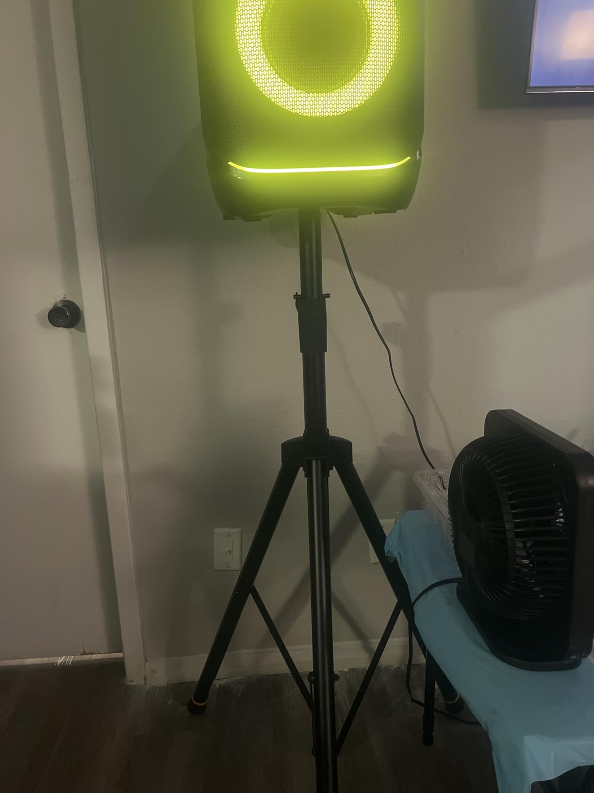 JBL Bags Standard Speaker Stand Set with Adjustable Height and Dual Diameter Pole, Includes (2) Speaker Stands and Carry Bag (JBLSPKSTMASET) customer photo 1