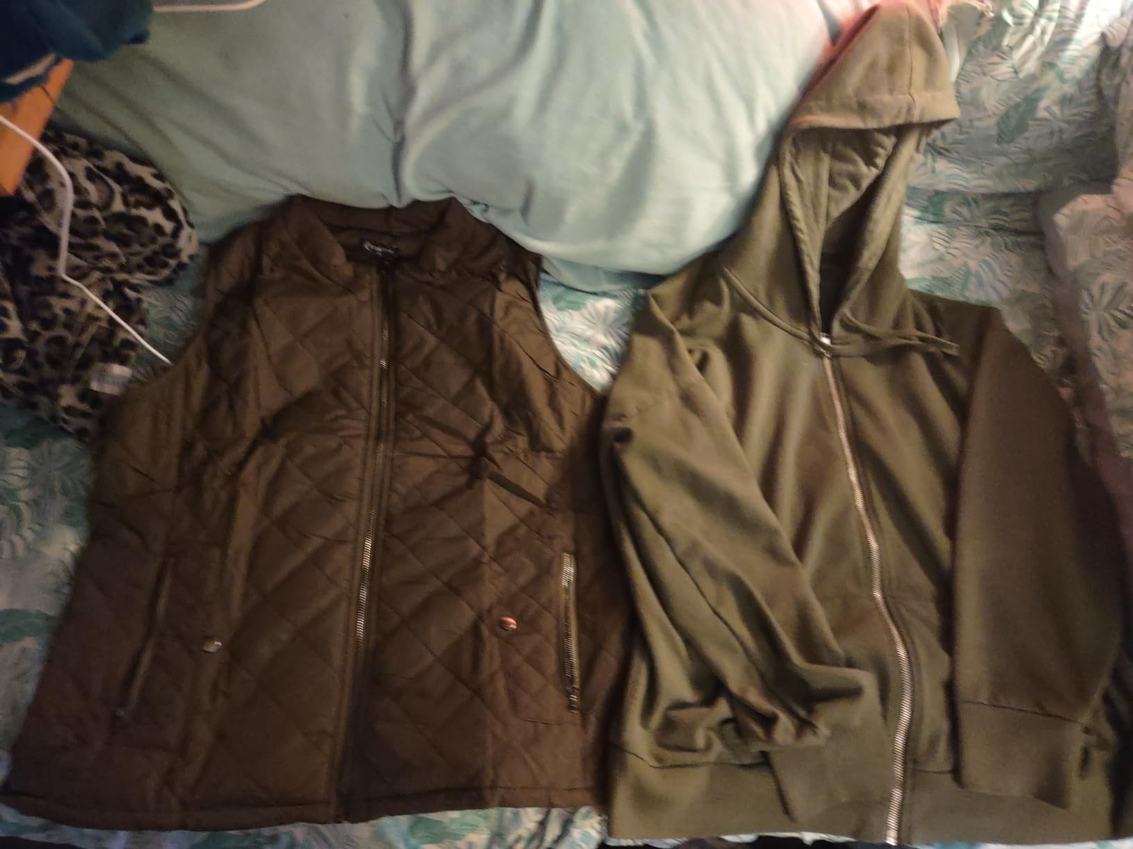Fuinloth Women's Quilted Vest Lightweight Puffer Stand Collar Zip Gilet customer photo 1