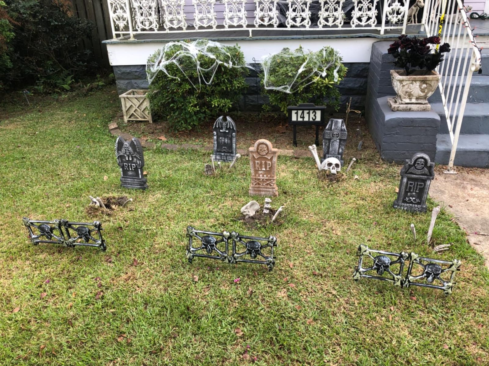 Sunnyglade 5PCS Halloween Foam RIP Graveyard Tombstones for Halloween Lawn customer photo 2
