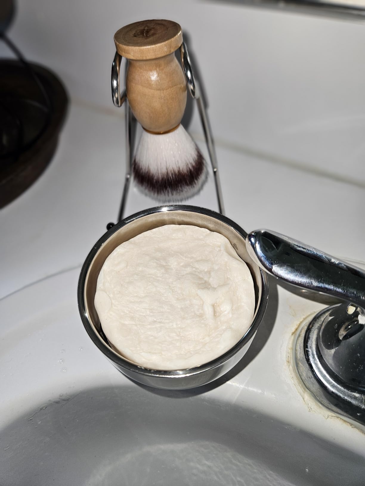 Anbbas Shaving Brush Set for Men 3in1 Vegan Style Synthetic Badger Hair Shaving Brushes, Stainless Steel Shaving Stand + Bowl Perfect for Wet Close Shave customer photo 2