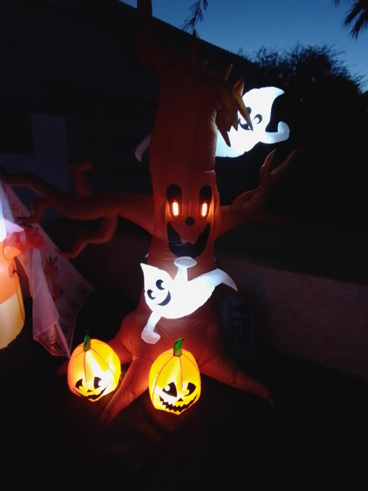 Joiedomi 8FT Halloween Inflatable Scary Tree with Ghost Decor,Blow Up Inflatables with Build-in LEDs Pumpkin and Tombstone customer photo 1