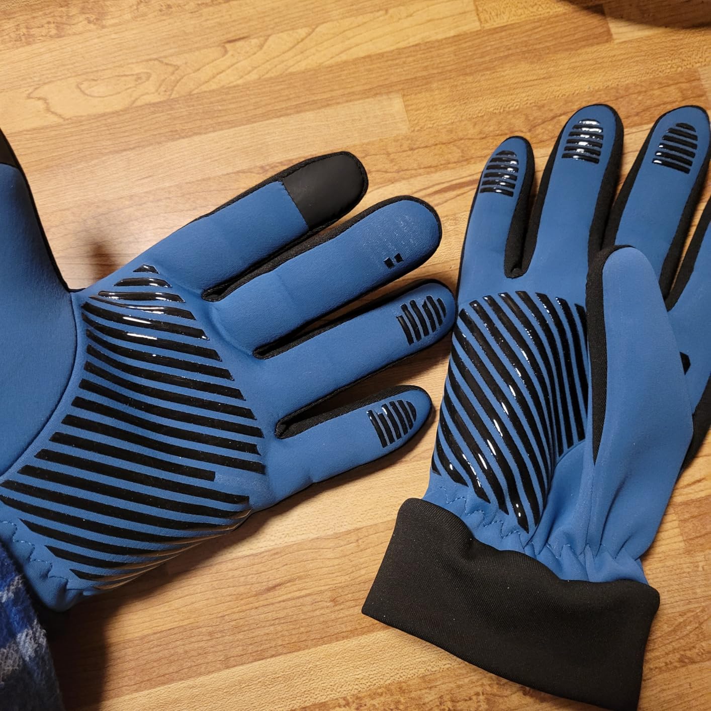 SIMARI Winter Gloves for Women Men - Cold Weather Thermal Touch Screen Ski Snow Glove Liners, Non-Slip Palm & Warm Fleece Lined, for Running Cycling Driving Hiking Walking Sports Outdoor Texting Work customer photo 1