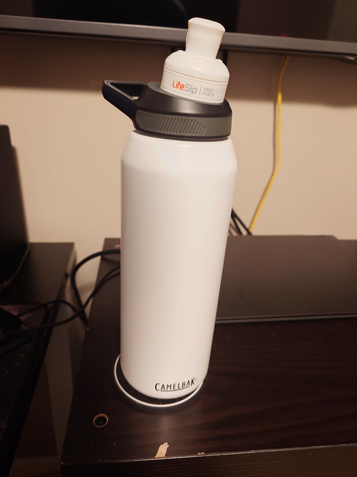 CamelBak Chute Mag Vacuum Insulated Stainless Steel Water Bottle, Magnetic Leak‑Resistant Cap for Everyday Hydration customer photo 1