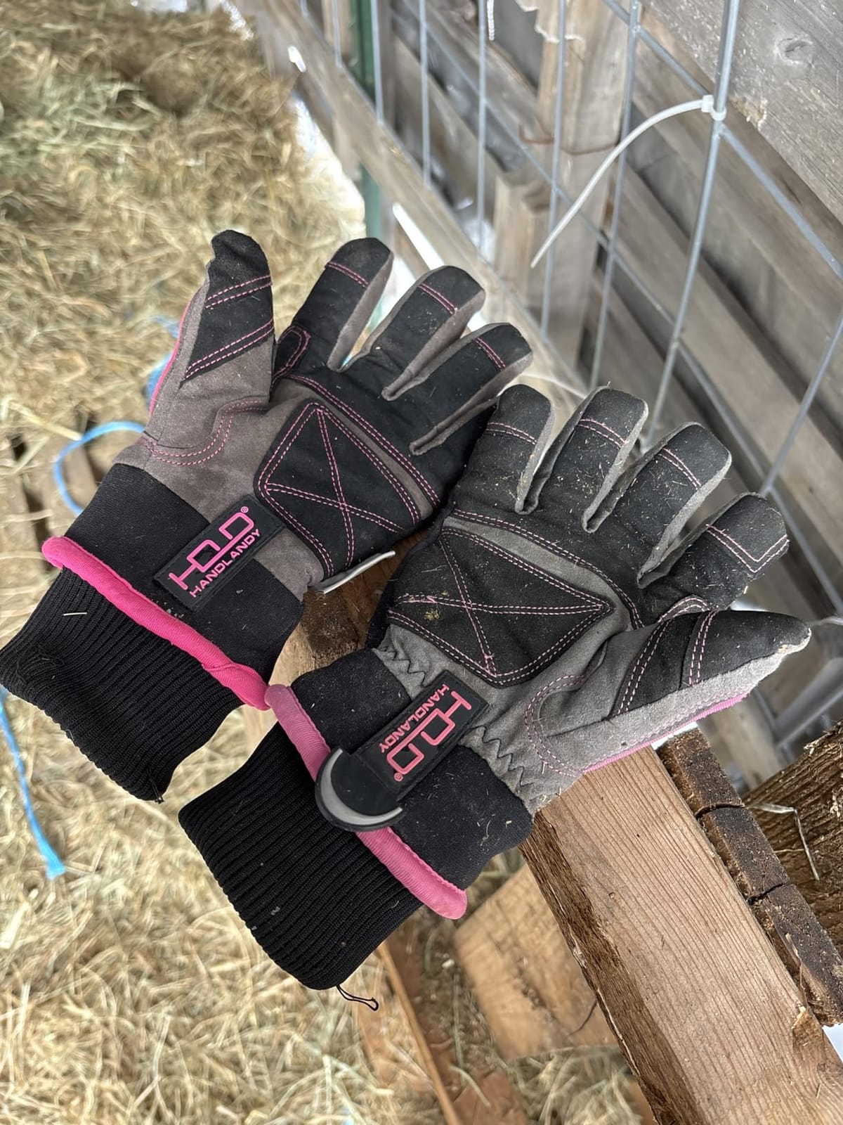 HANDLANDY Winter Work Gloves, 3M Thinsulate Waterproof Insulated Gloves, Snow Warm Gloves for Outdoor Cold weather, Gifts for Men & Women customer photo 2