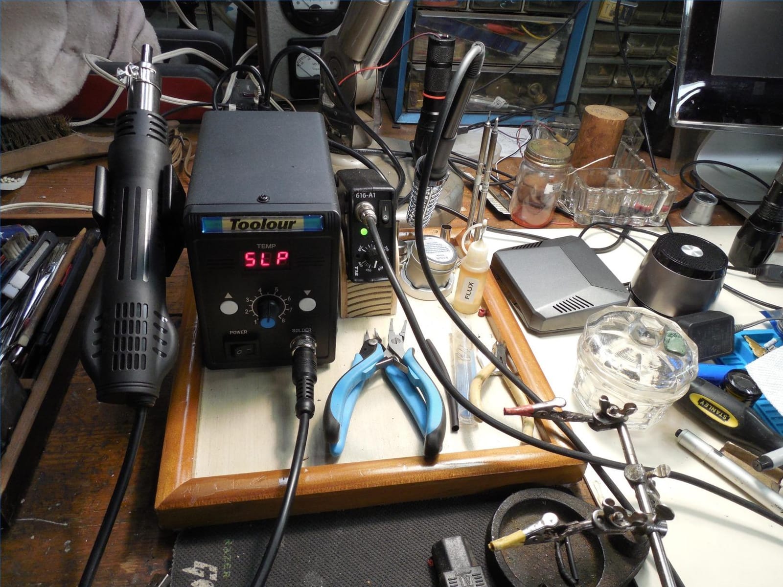 Hot Air Rework Station Solder Heat Gun,°F/°C Display,110V SMD Hot Air Gun,Temp. & Airflow Adjustable Soldering Stations for BGA IC Electronics Repair Desoldering Tool customer photo 1