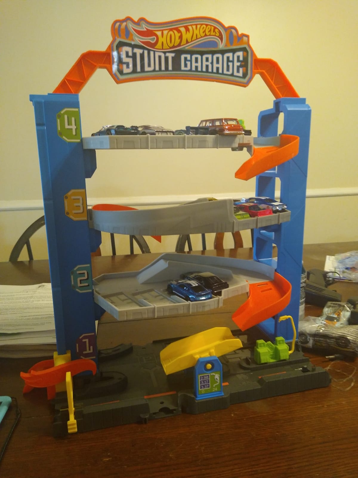 Hot Wheels City Stunt Garage Play Set Gift Idea for Ages 3 to 8 Years Elevator to Upper Levels Connects to Other Sets customer photo 2