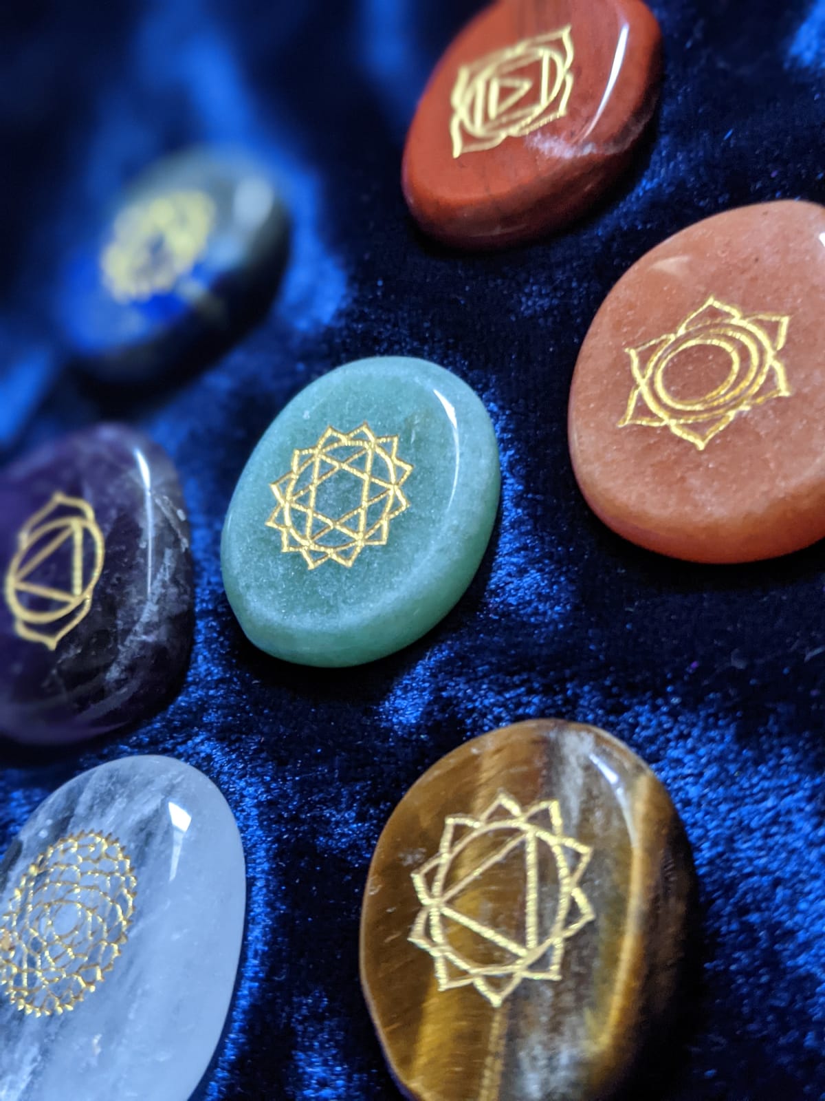 NatureWonders All Natural Chakra Stone Set with Information Brochure & Travel Pouch - Healing Crystals, Polished Palm Stone, Meditation, Reiki, Energy customer photo 2