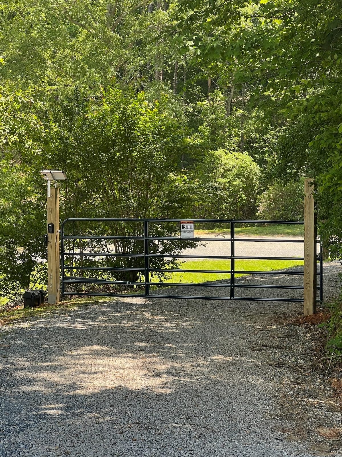Mighty Mule MM371W-SOL Automatic Gate Opener Black mEDIUM customer photo 2