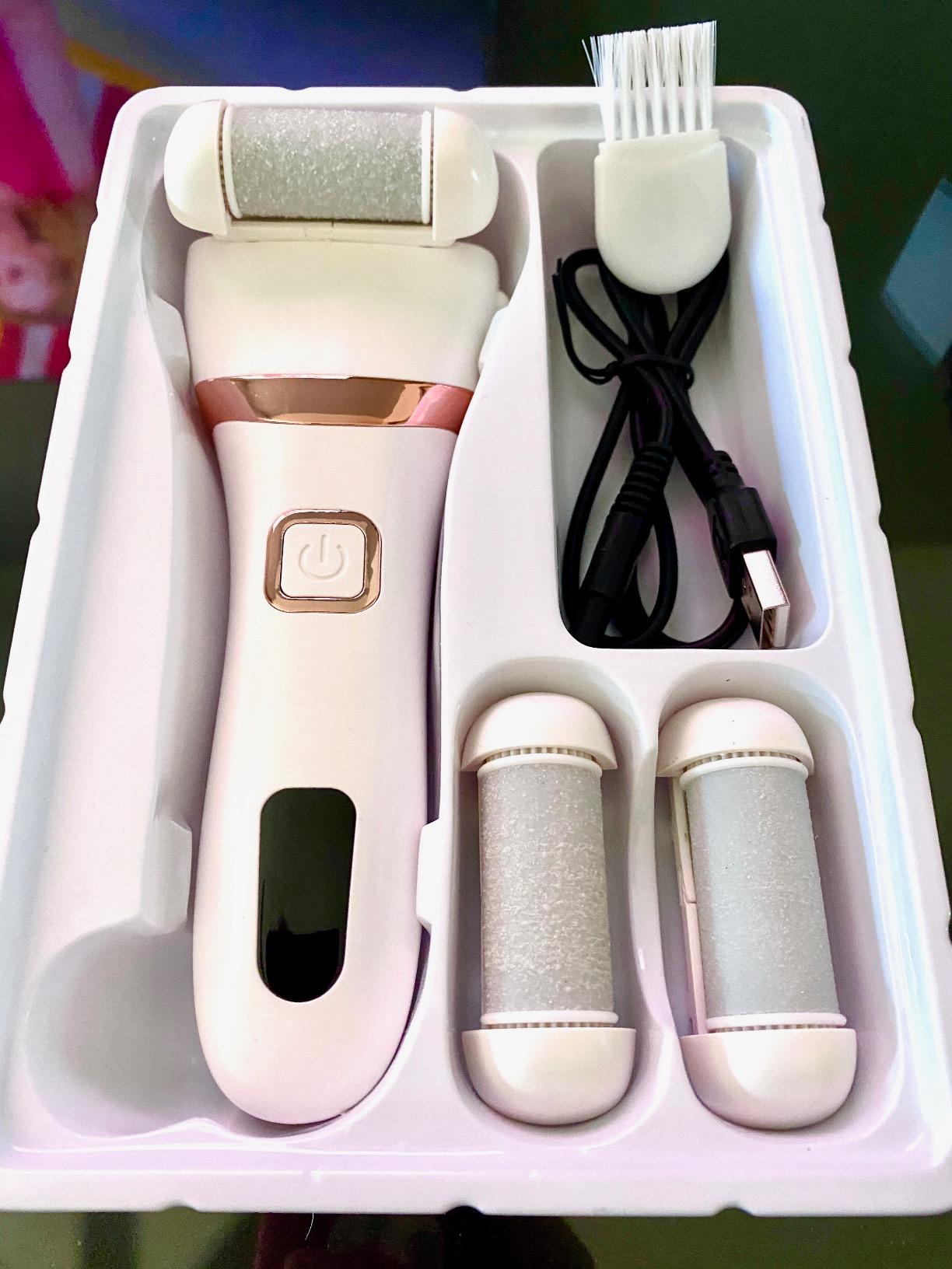 Electric Foot Callus Remover Kit, Elmchee Rechargeable Callous removers 3 Grinding Heads Waterproof Foot Scrubber File, Professional Pedicure Tools kit Feet Care for Dead, Cracked Dry Skin customer photo 2