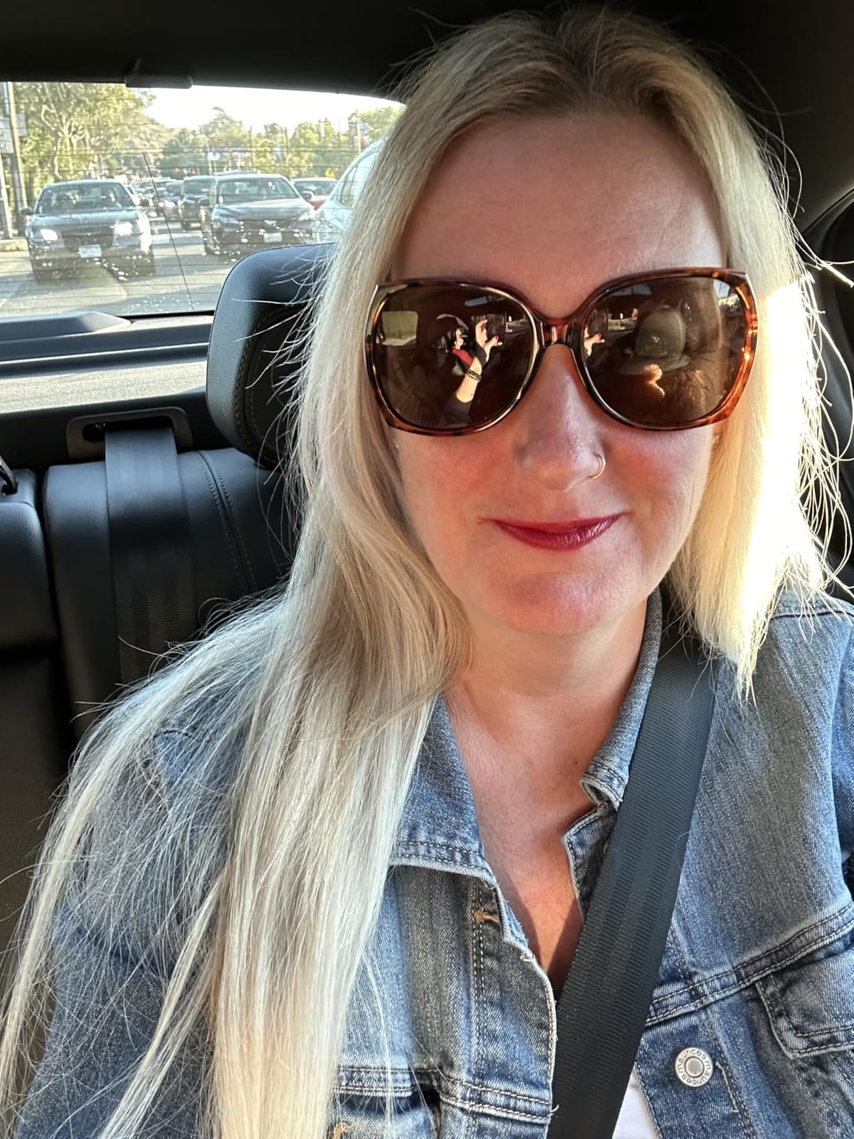 The Fresh Women's Oversized Square Jackie O Cat Eye Hybrid Butterfly Fashion Sunglasses - Exquisite Packaging customer photo 1