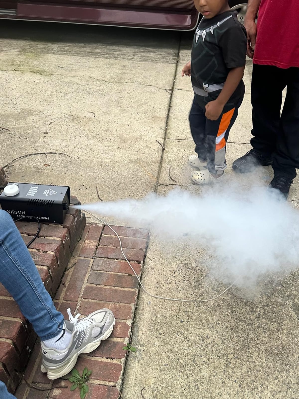 VIRFUN Fog Machine, Smoke Machine with Remote Control for Halloween, Party | Wireless&Wired Remote Control, for Halloween, Party, Outdoor, Indoor and Stage Effect, 400W customer photo 2