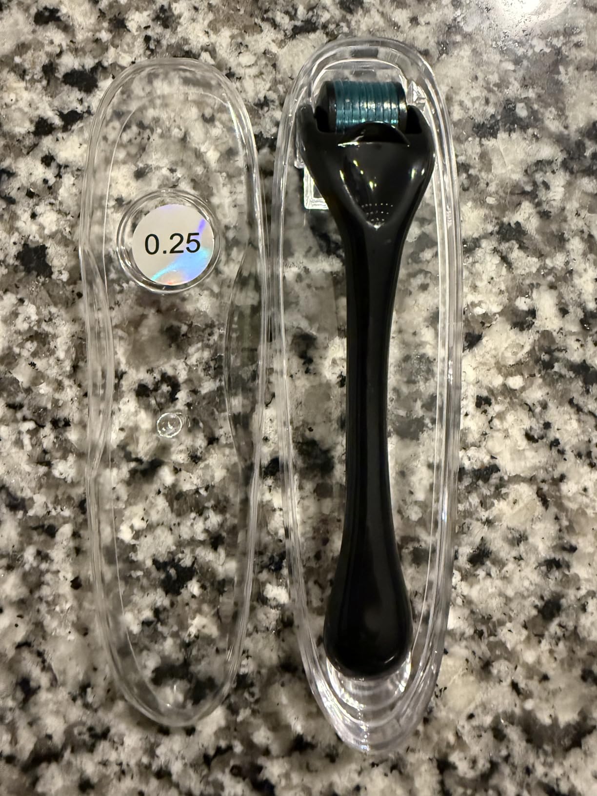 ROSELYNBOUTIQUE Derma Roller for Men & Women - Beauty Tool, 0.25mm, Titanium | Personal Versatile Cosmetic Beauty Tool (Black Blue) customer photo 2