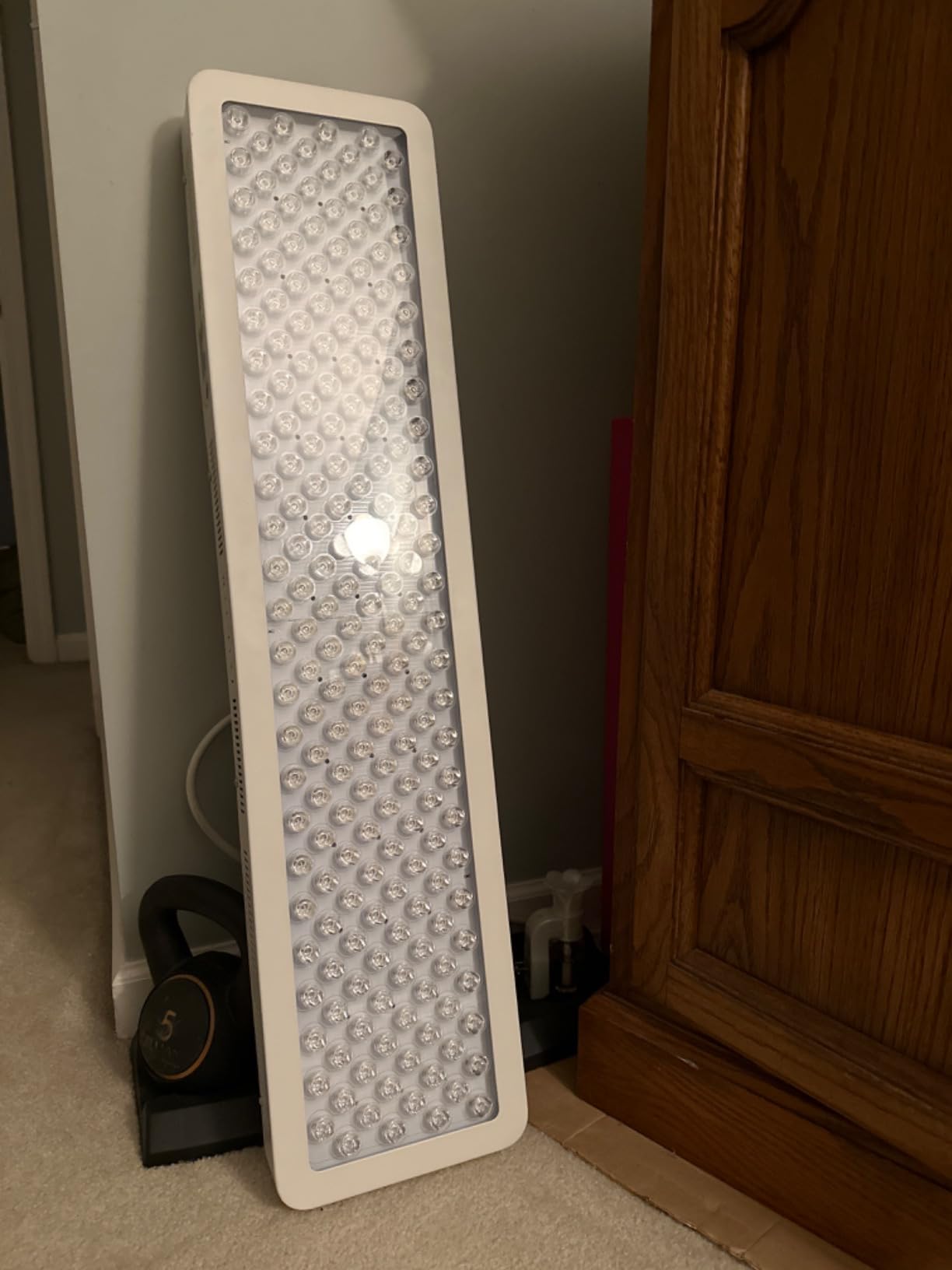 BestQool Red Light Therapy Panel, 4 Wavelengths 200 LEDs Full Body, 330W | 630-940nm Red and Infrared Light Therapy, Elite Grade Dual Chip High Power Red Light Lamp at Home, Modular Design, Pro200 customer photo 1