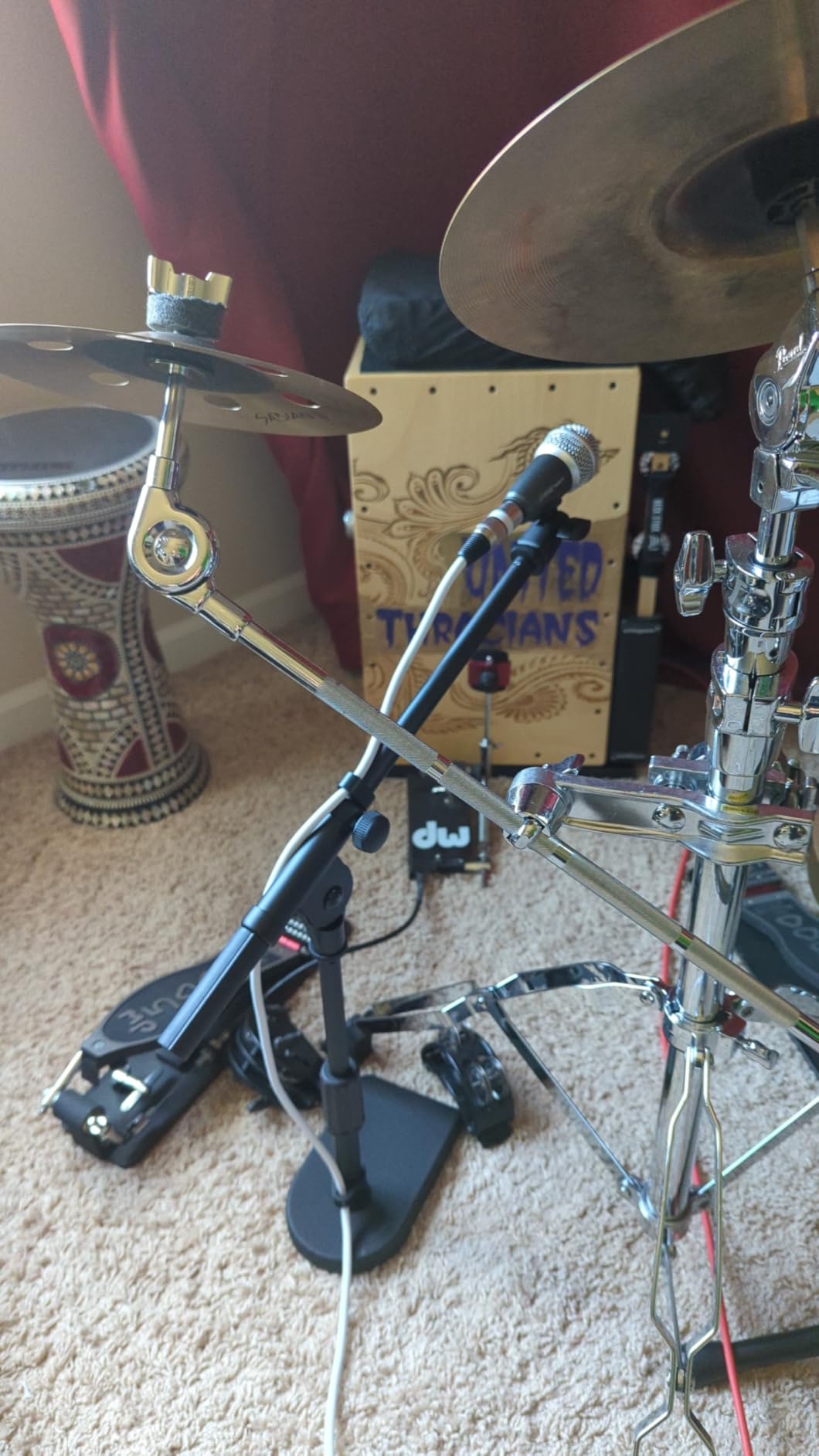 InnoGear Adjustable Desk Microphone Stand, Weighted Base with Soft Grip Twist Clutch, Boom Arm, 3/8/'' and 5/8/'' Threaded Mounts for Blue Yeti and Blue Snowball, Kick Drums, Guitar Amps, Black customer photo 1