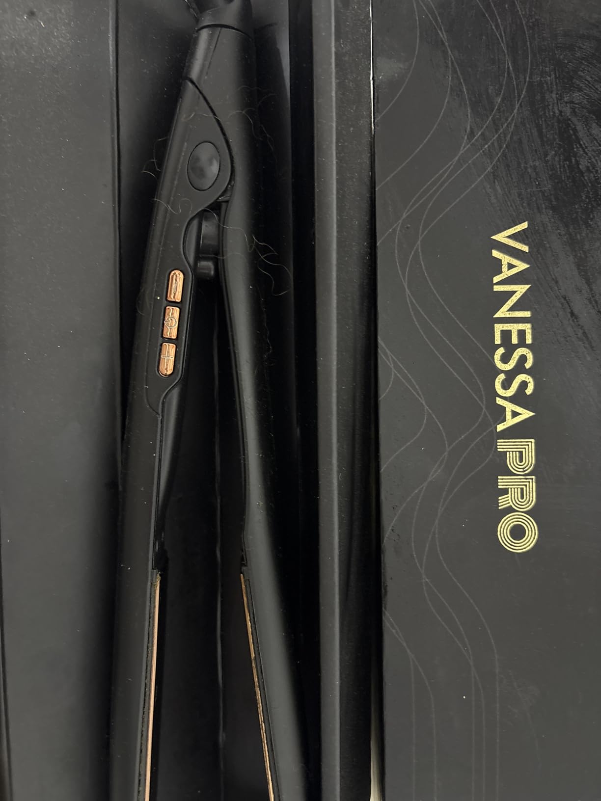 VANESSA PRO Flat Iron Hair Straightener, 100% Pure Titanium Flat Iron for One Pass to Achieve a Sleek Look, Curls Beautifully & Straightens Well - 1 inch customer photo 2
