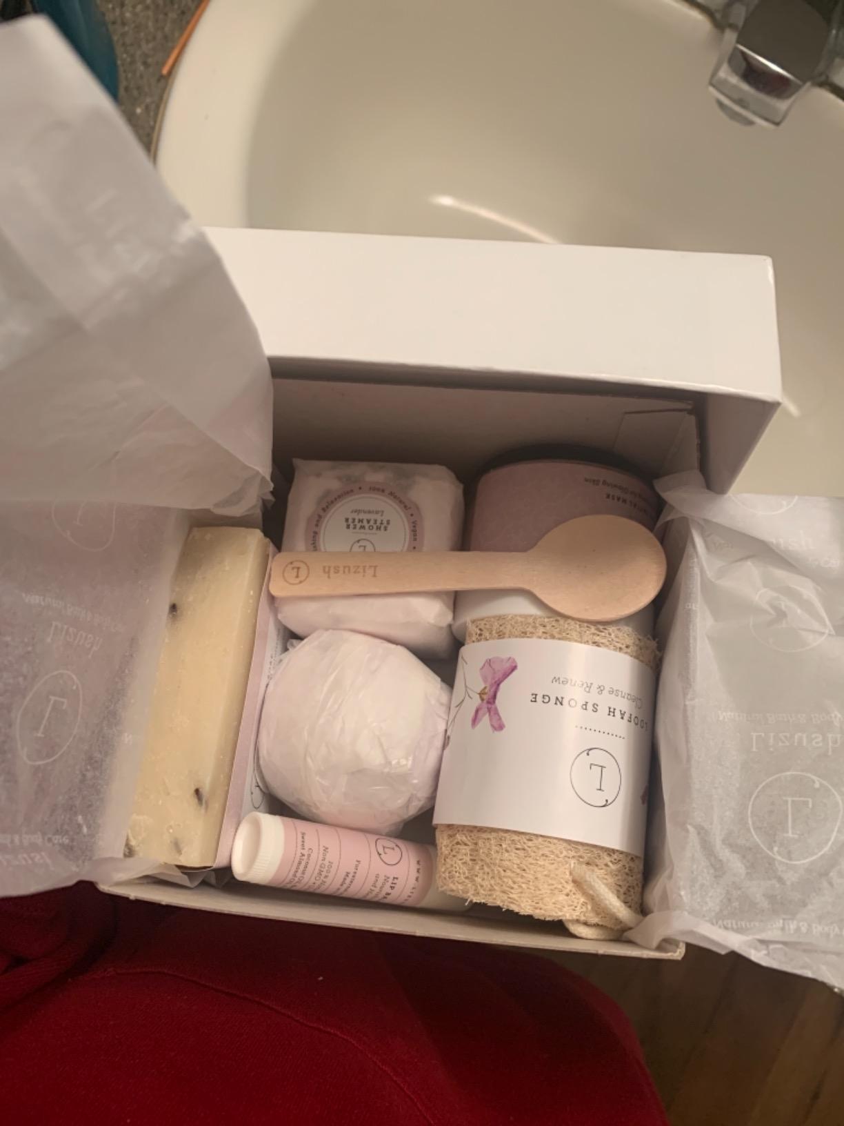 Lizush Luxury Spa Gifts for Women - 15 Piece Lavender Gifts for Her, Gift Baskets for Women, Body Care Set for Mom, Birthday Box, Self Care Spa Kit For Wife - Handmade in the USA customer photo 1