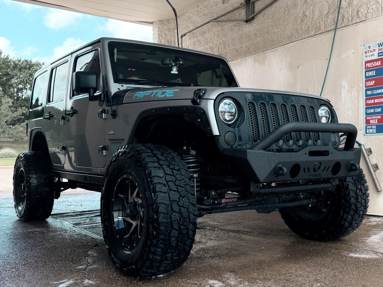Tyger Auto TG-BP6J70078 Tyger FURY Stubby Front Bumper w/Winch Plate Compatible with 2007-2026 Jeep Wrangler JK/JL; 2020-2026 Gladiator customer photo 1